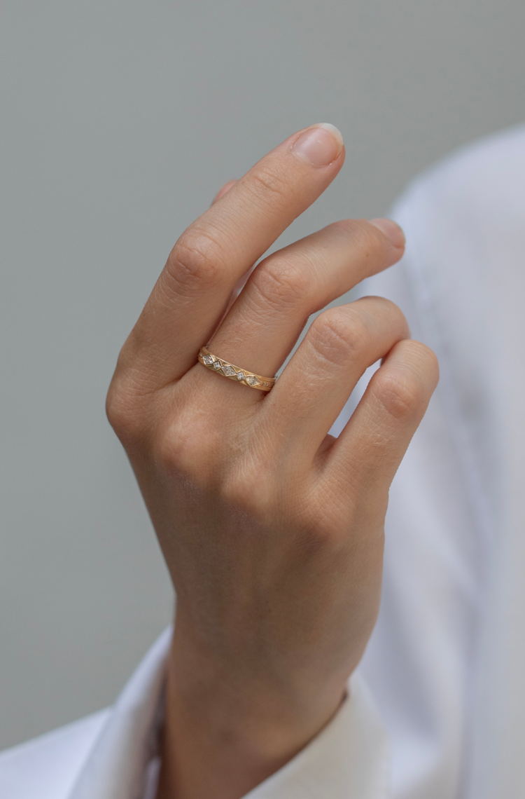 Celine d'Aoust Trillion diamonds band ring
