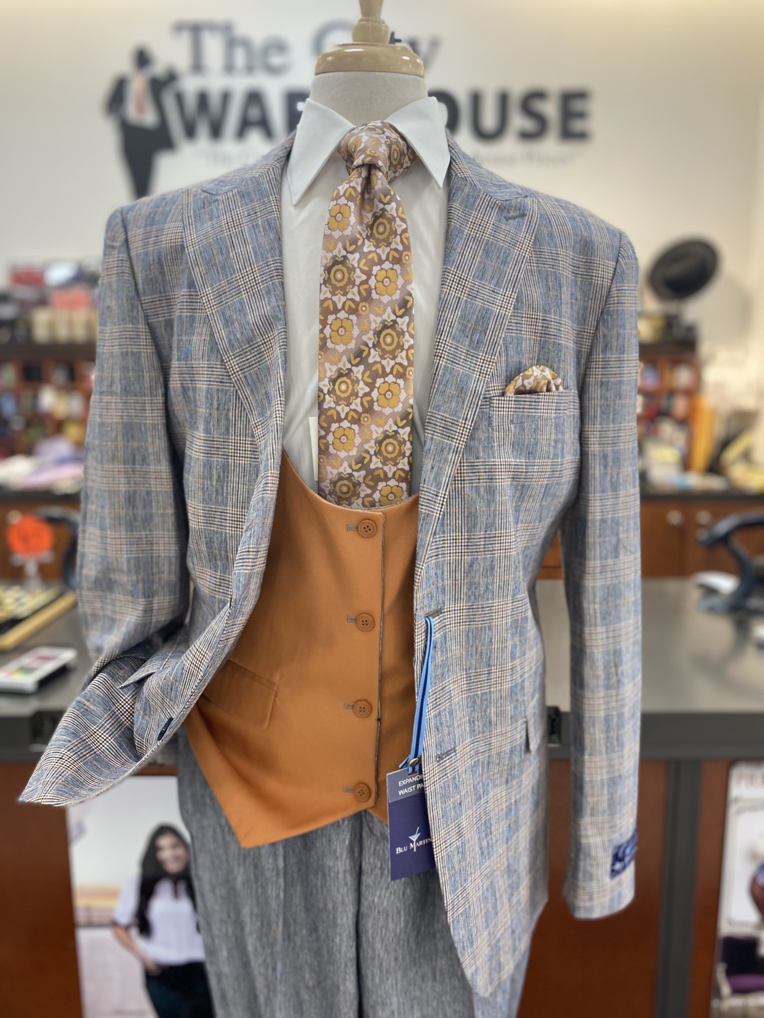 Blu Martini Linen Plaid Suit W/Reversible Vest - The City Warehouse