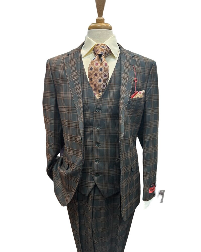 Mazari Mazari Vested Plaid Suit