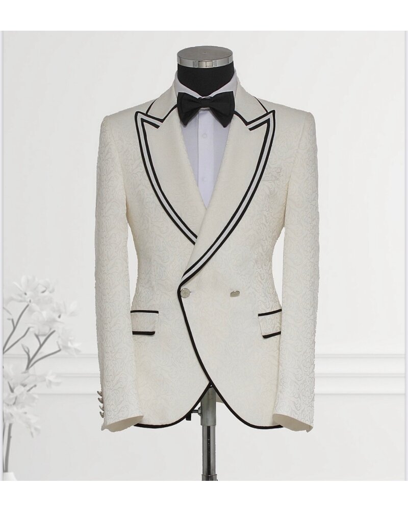 Masculini Double Piping Peak Lapel Vested Tuxedo Suit