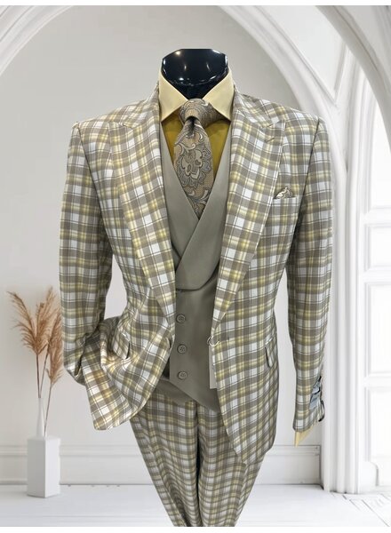 Saboo 1B Plaid Suit W/Solid Vest