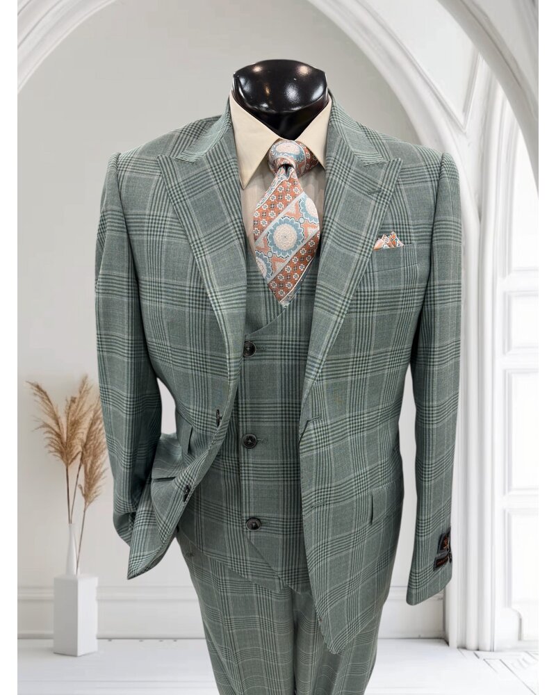 Tiglio Tiglio 2B Peak Lapel Plaid Vested Suit