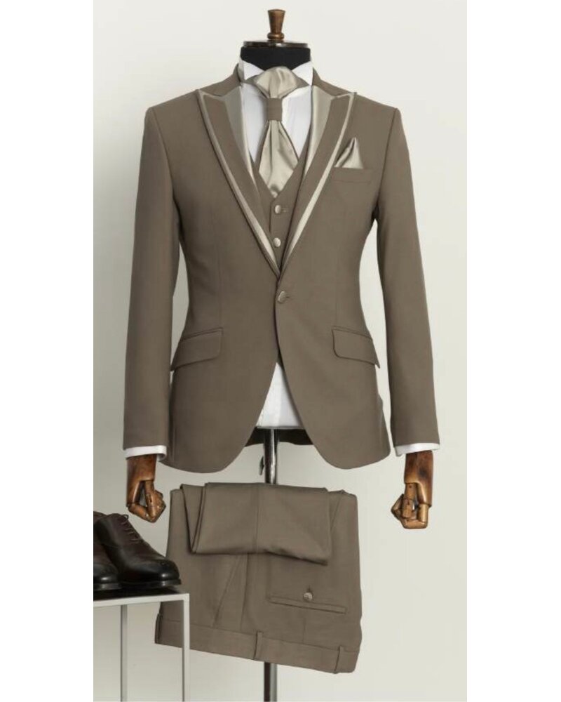 1B Satin Trim Peak Lapel Vested Tuxedo W/Cravat