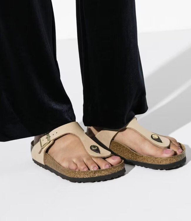 BIRKENSTOCK Sandales - BIRKENSTOCK-GIZEH NUBUCK-SANDCASTLE-1018999