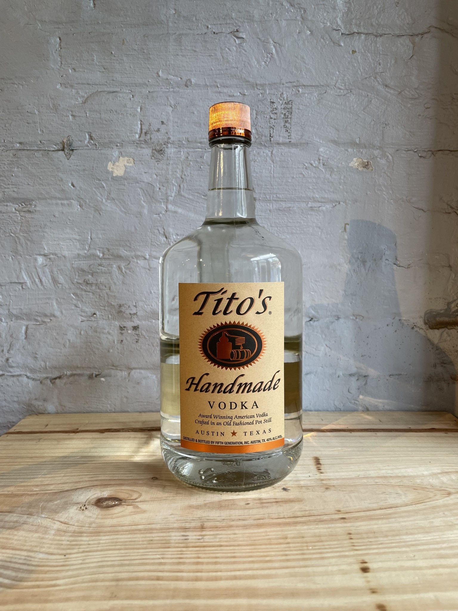 arrebatar Operación posible Enriquecer Tito's Handmade Vodka Old Fashioned Pot Still - Austin, TX (1.75L) - GNARLY  VINES