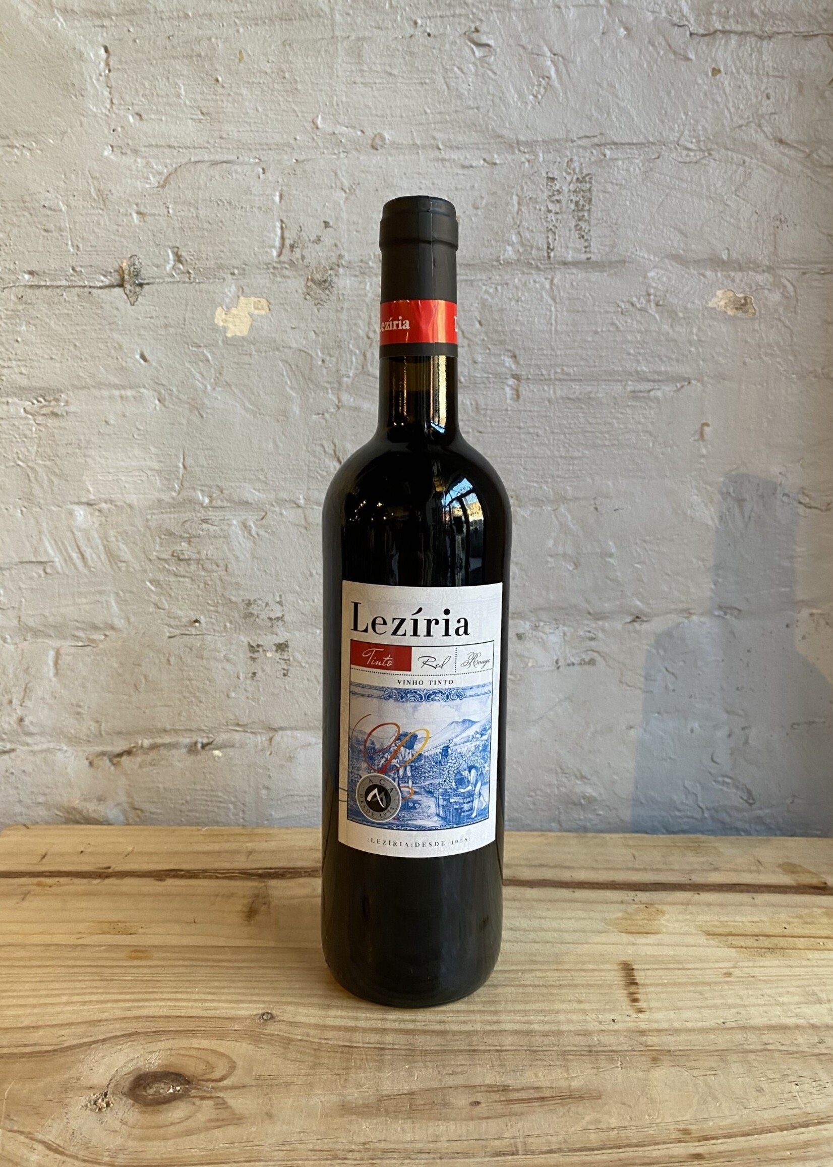 Wine 2018 Adega de Almeirim Leziria Tinto - Portugal (750ml)