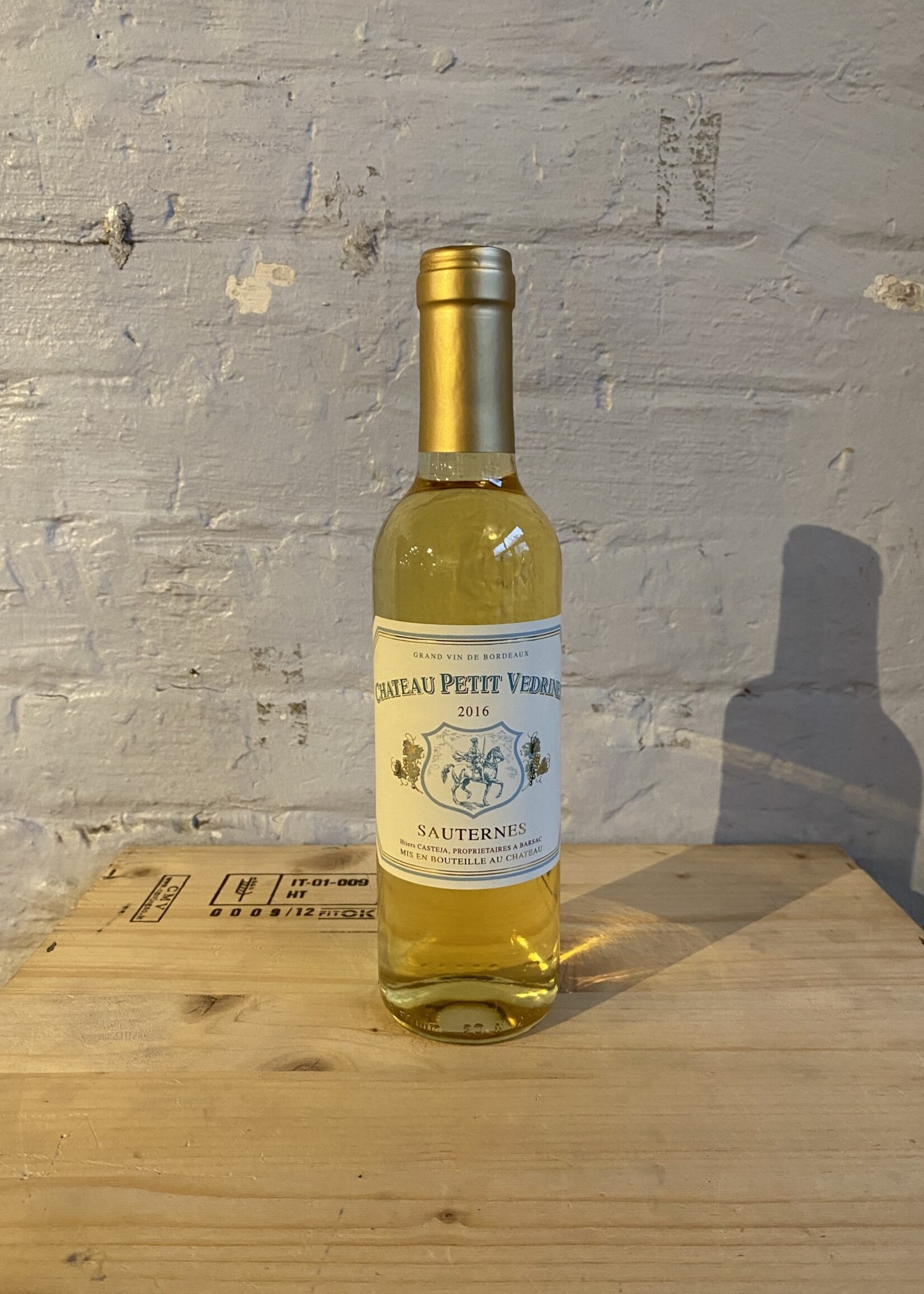 Wine 2016 Château Petit Vedrines Sauternes - Bordeaux, France (375ml)