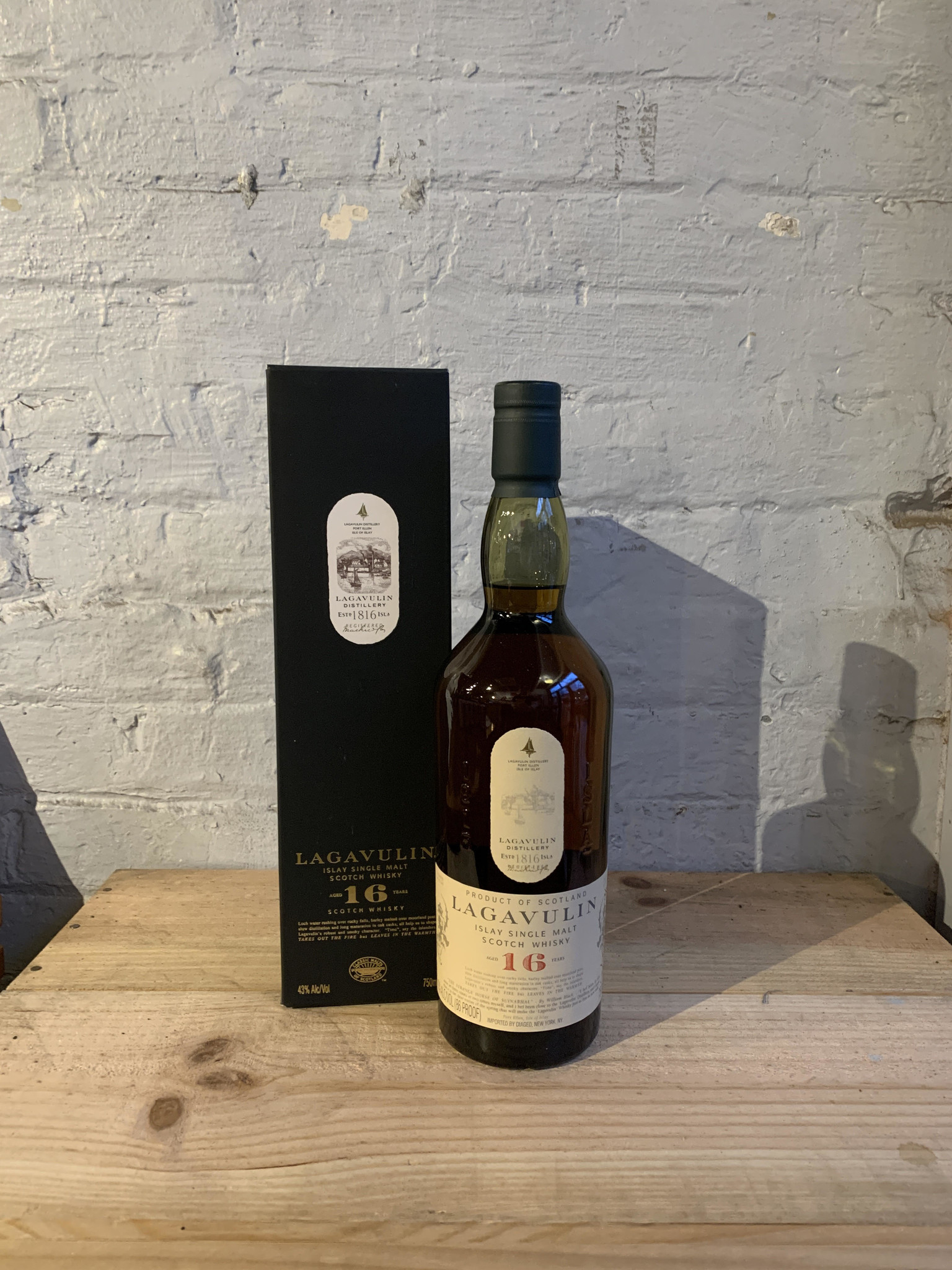 lagavulin-16yr-single-malt-