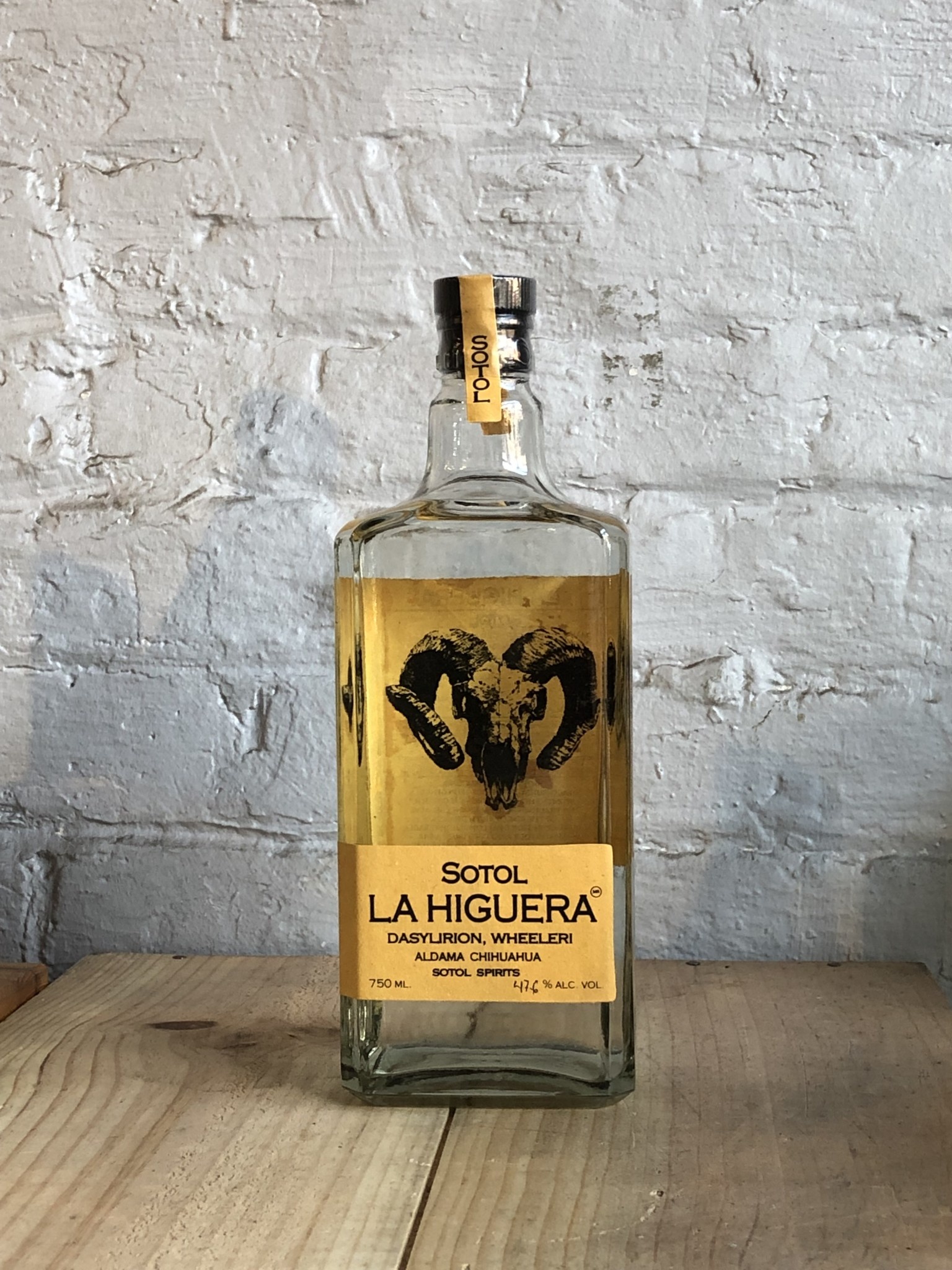 ウイスキー LA HIGUERA SOTOL 750ml 47% La Higuera Sotol Texanum Aldama Chihuahua 750ml - Old Town
