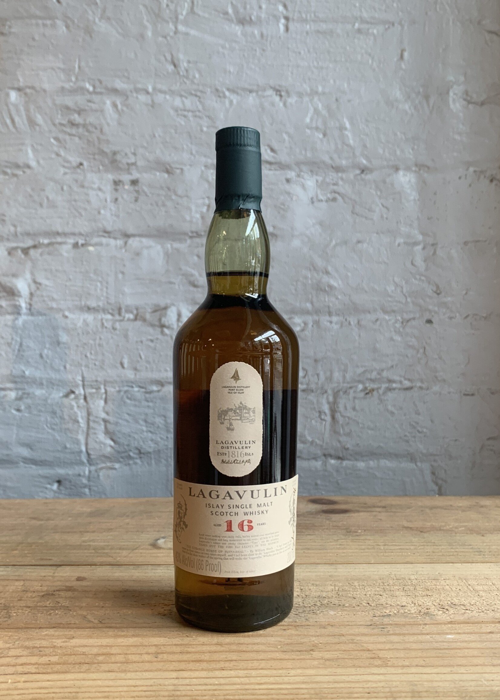 Lagavulin 16yr Single Malt Scotch Whisky - Islay, Scotland (200ml)