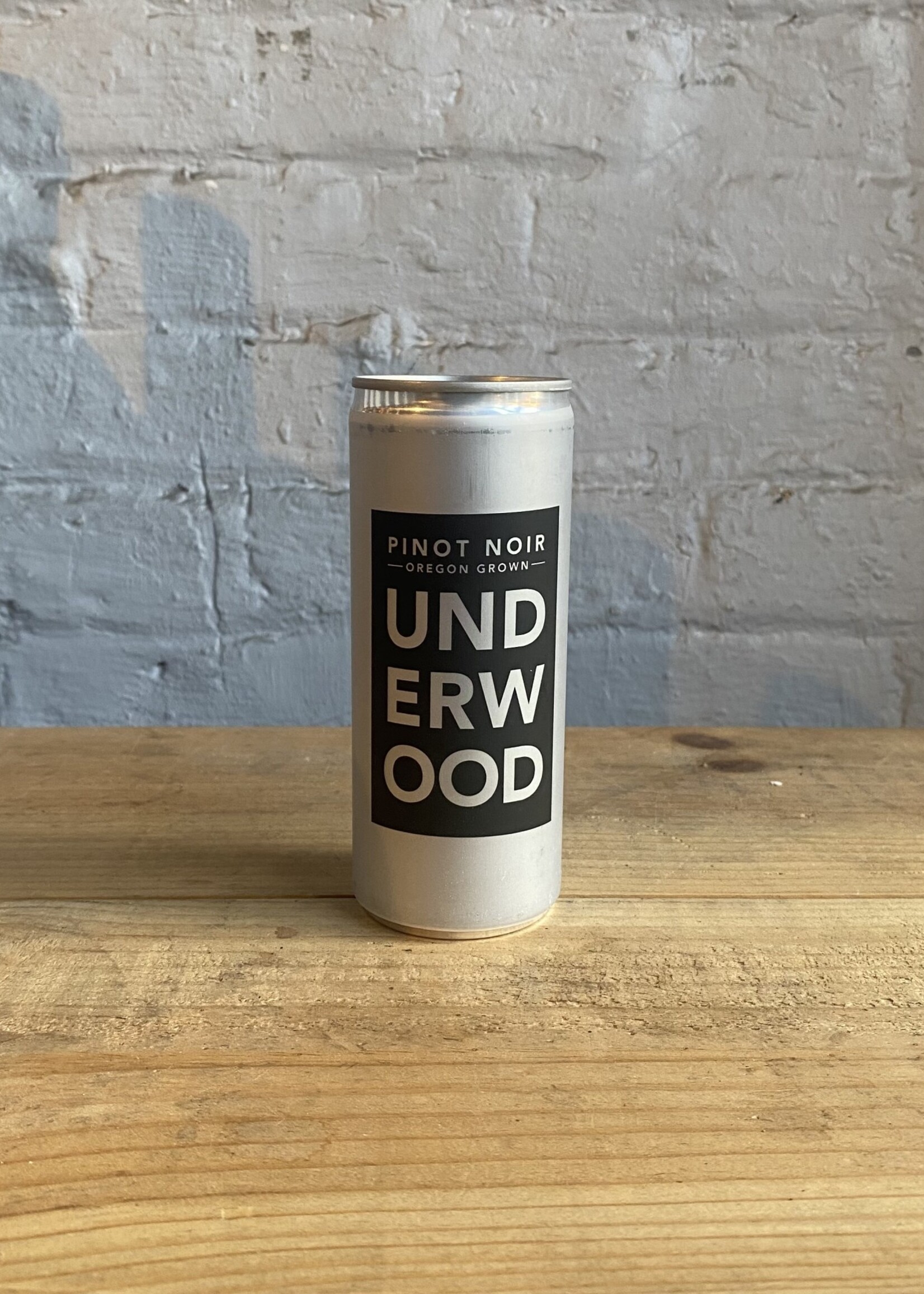 NV Underwood Pinot Noir Oregon 250ml slim can GNARLY VINES