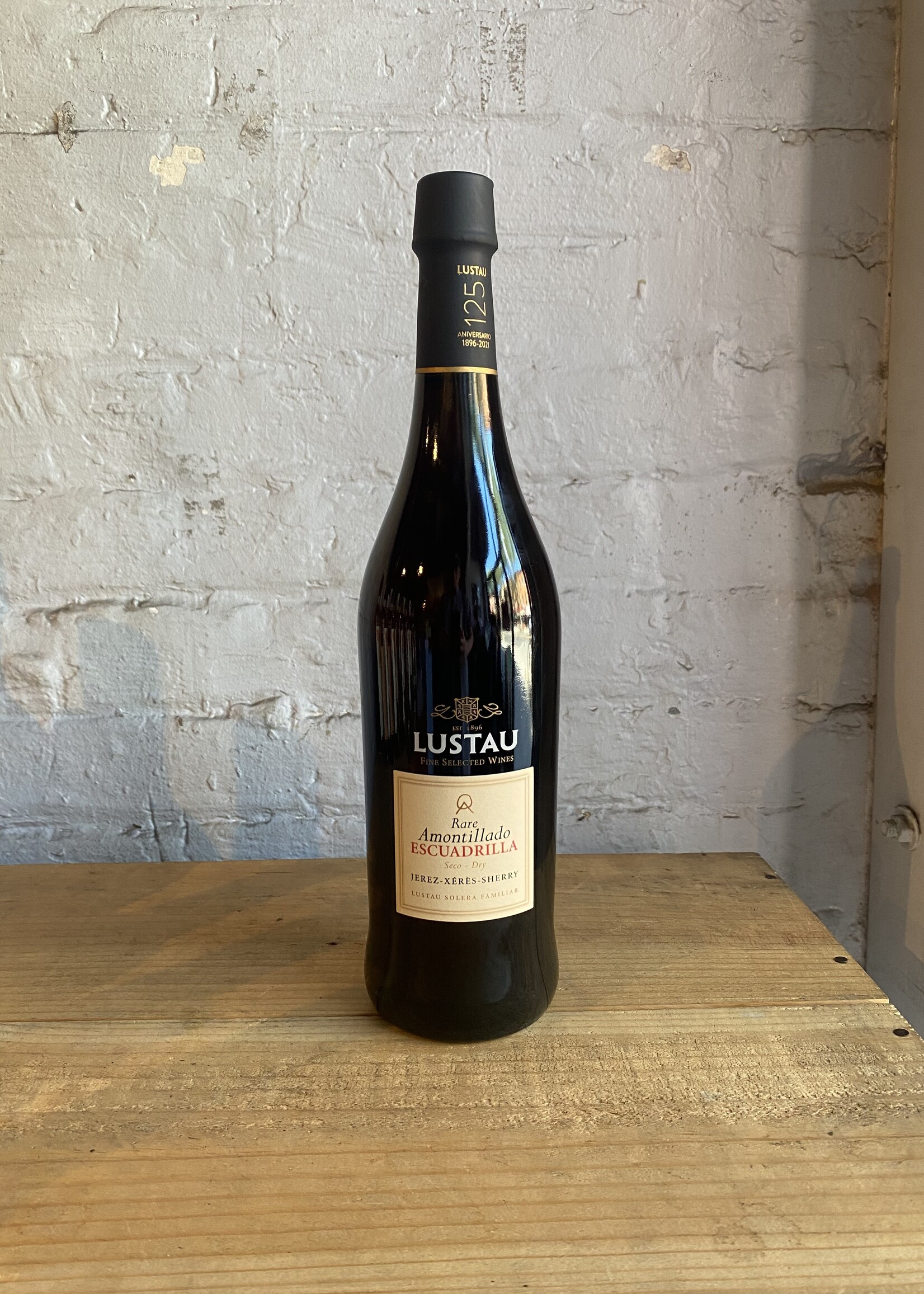 Wine Emilio Lustau Rare Amontillado Sherry “Escuadrilla” – Jeres, Spain (750ml)