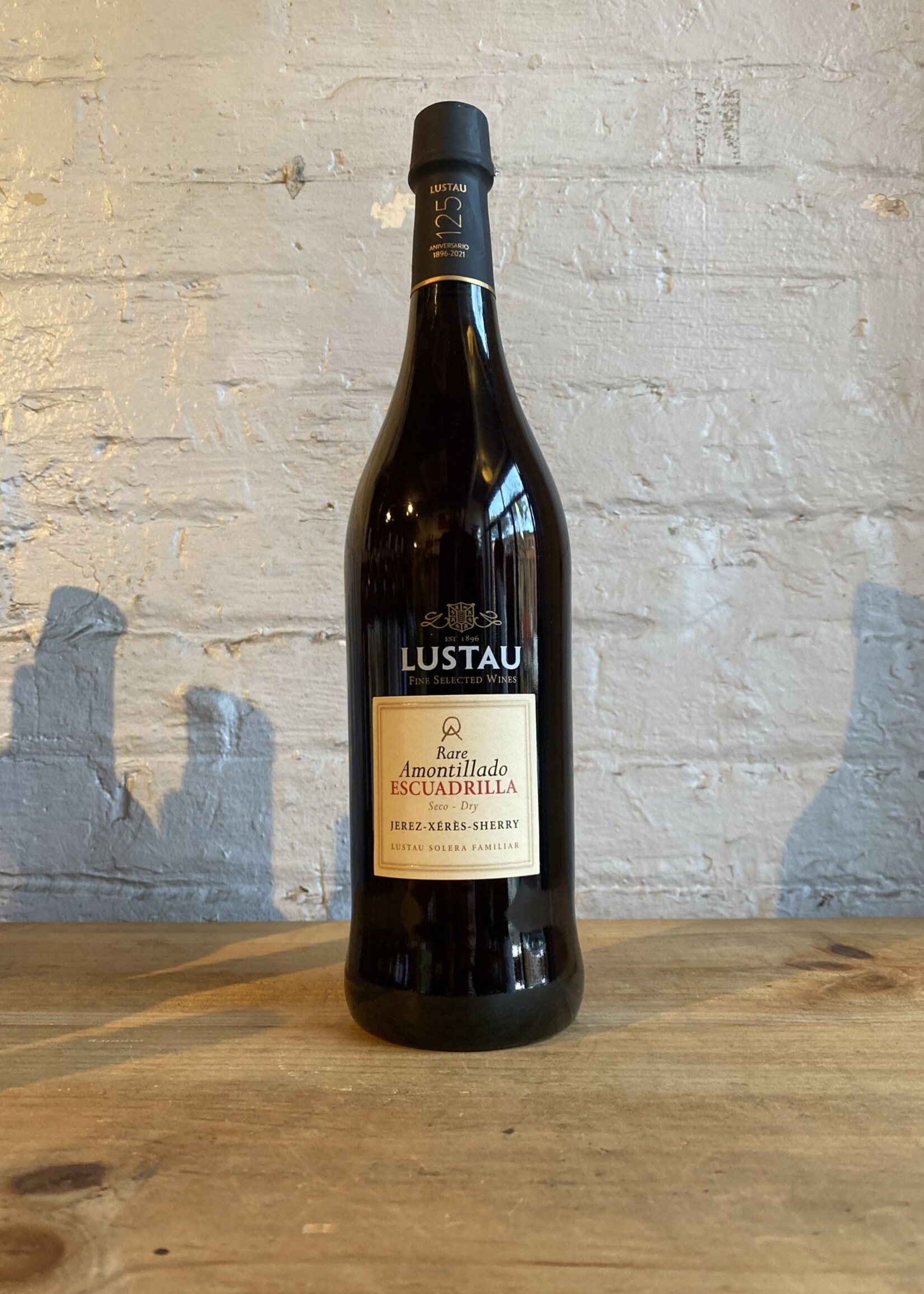Wine Emilio Lustau Rare Amontillado Sherry “Escuadrilla” – Jeres, Spain (750ml)
