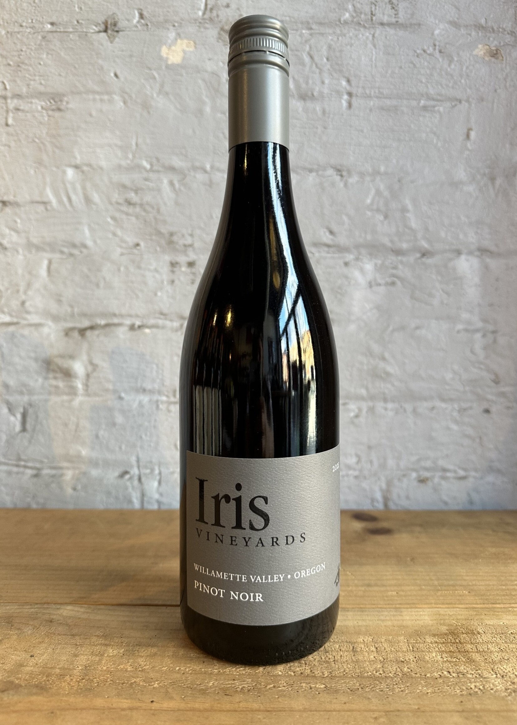 Wine 2021 Iris Vineyards Pinot Noir - Willamette Valley, Oregon (750ml)