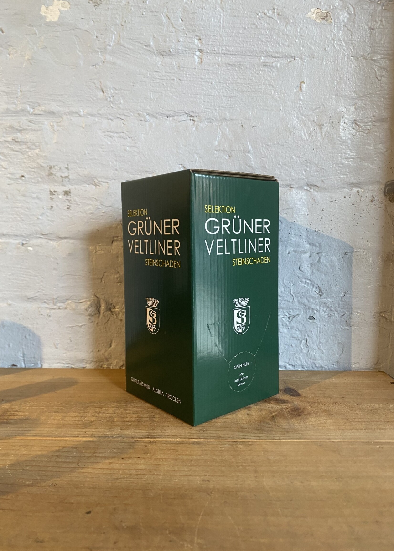 Wine 2023 Weinschlossel Steinschaden Selektion Gruner Veltliner - Niederosterreich, Austria (1.5L Bag in Box)