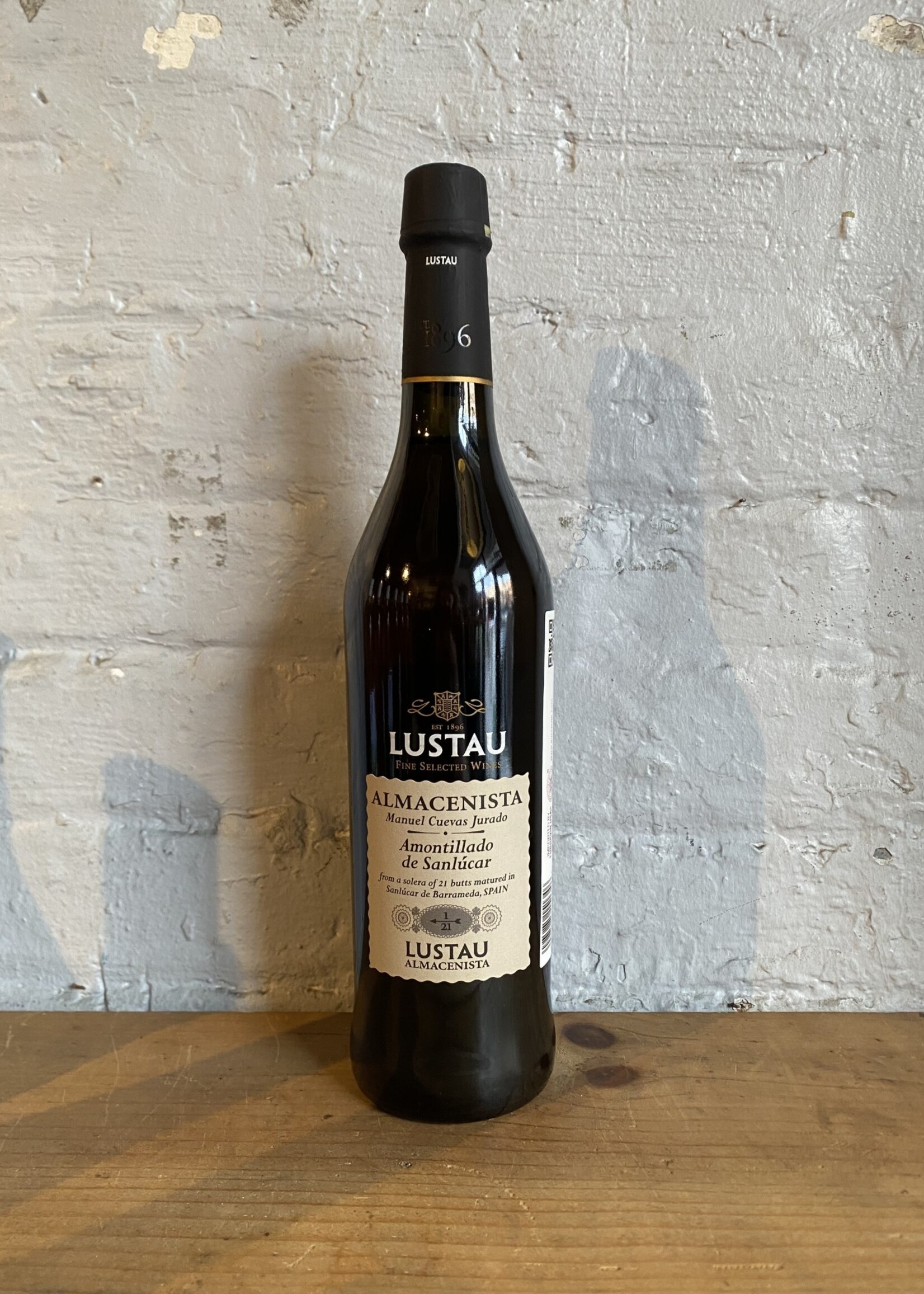 Wine Emilio Lustau Almacenista Manuel Cuevas Jurado Amontillado de Sanlucar de Barrameda Sherry - Andalucia, Spain (500ml)