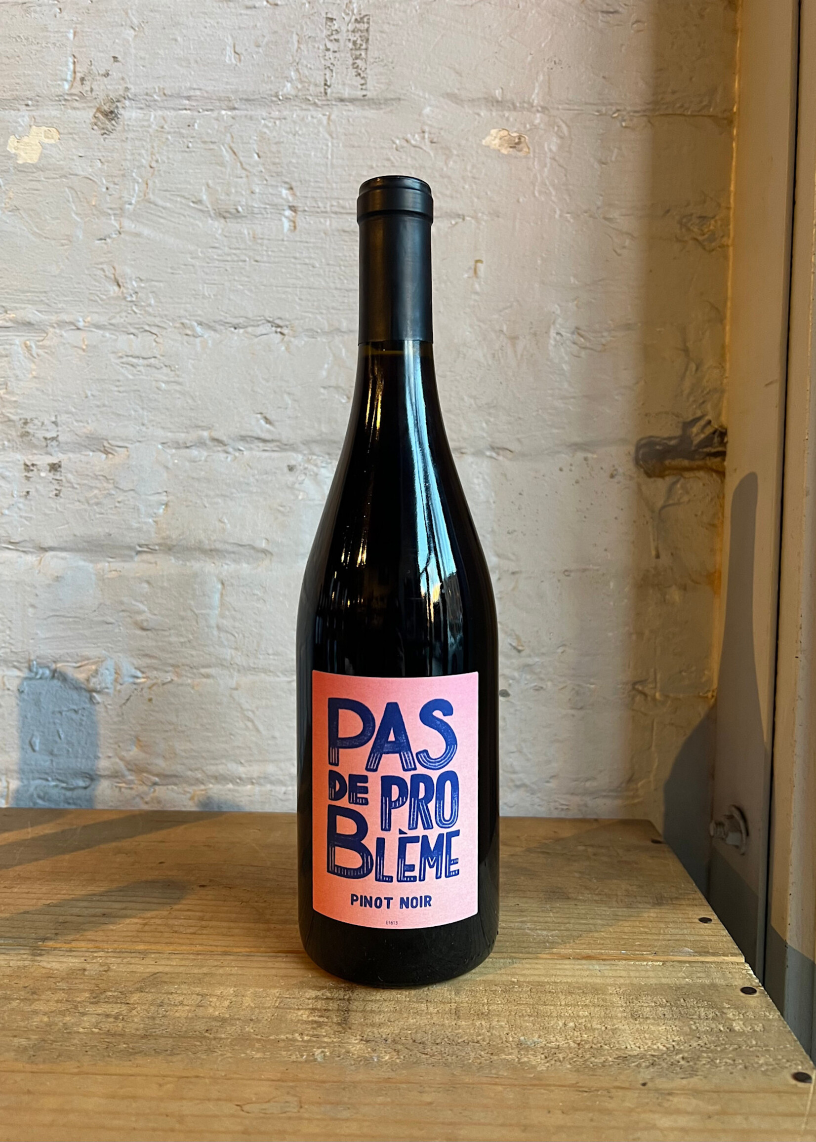 Wine 2023  Pas de Problème Pinot Noir - Languedoc, France (750ml)
