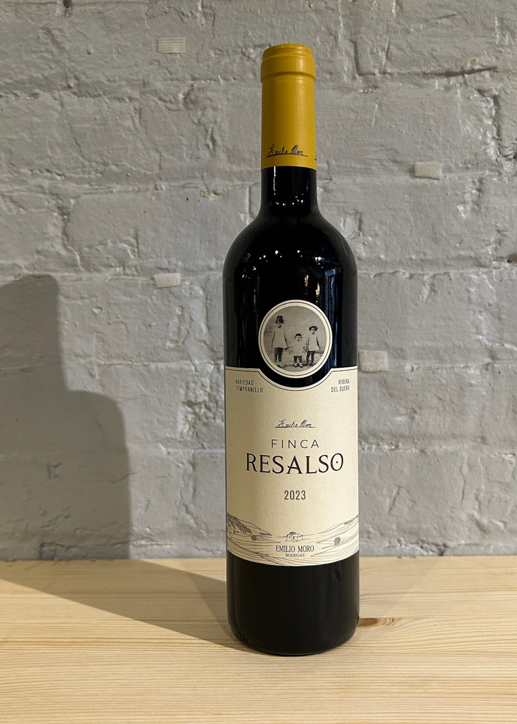 Wine 2023 Bodegas Emilio Moro Tempranillo Finca Resalso - Ribera del Duero, Spain (750ml)