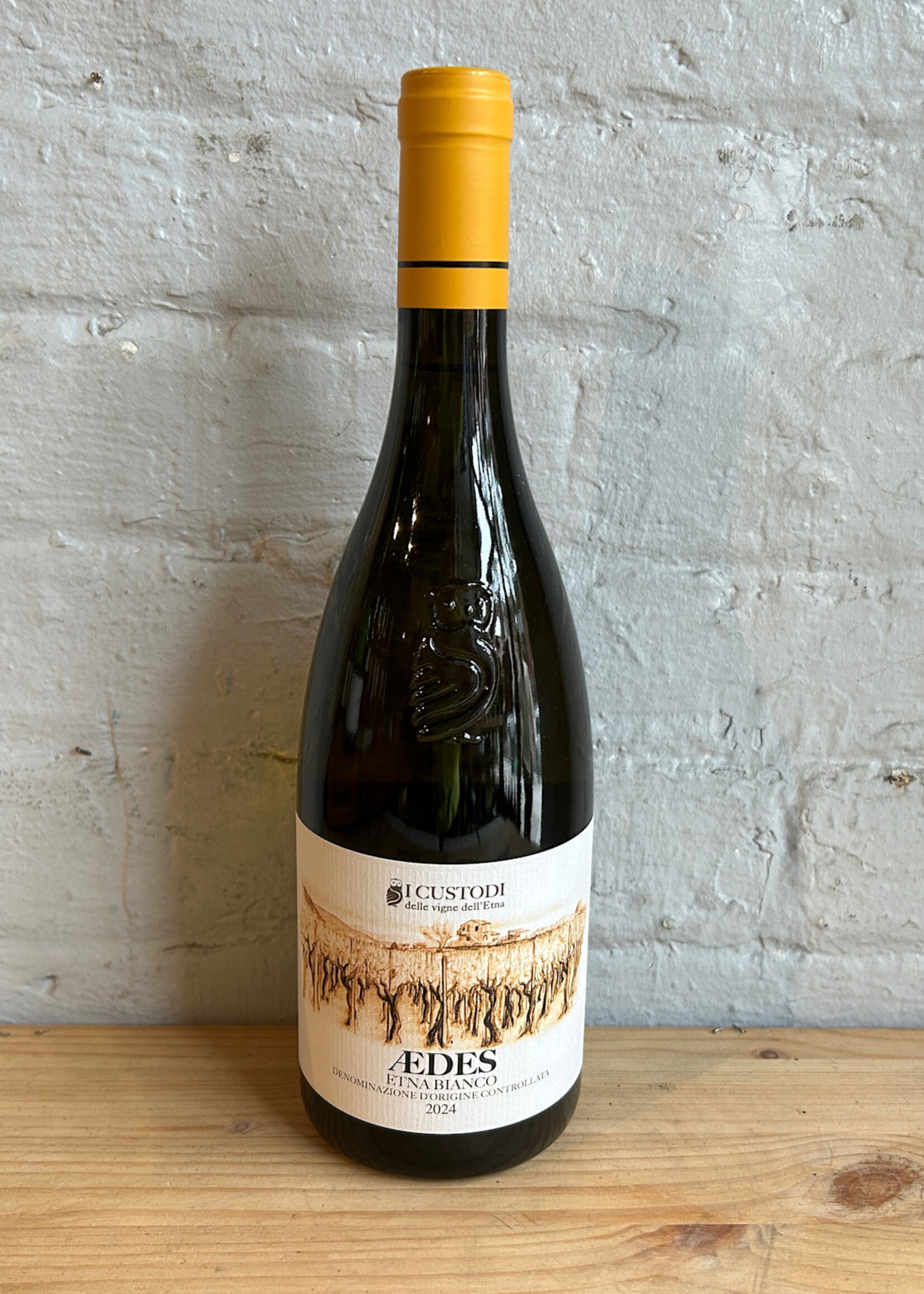 Wine 2024 I Custodi Etna Bianco Aedes - Sicily, Italy (750ml)