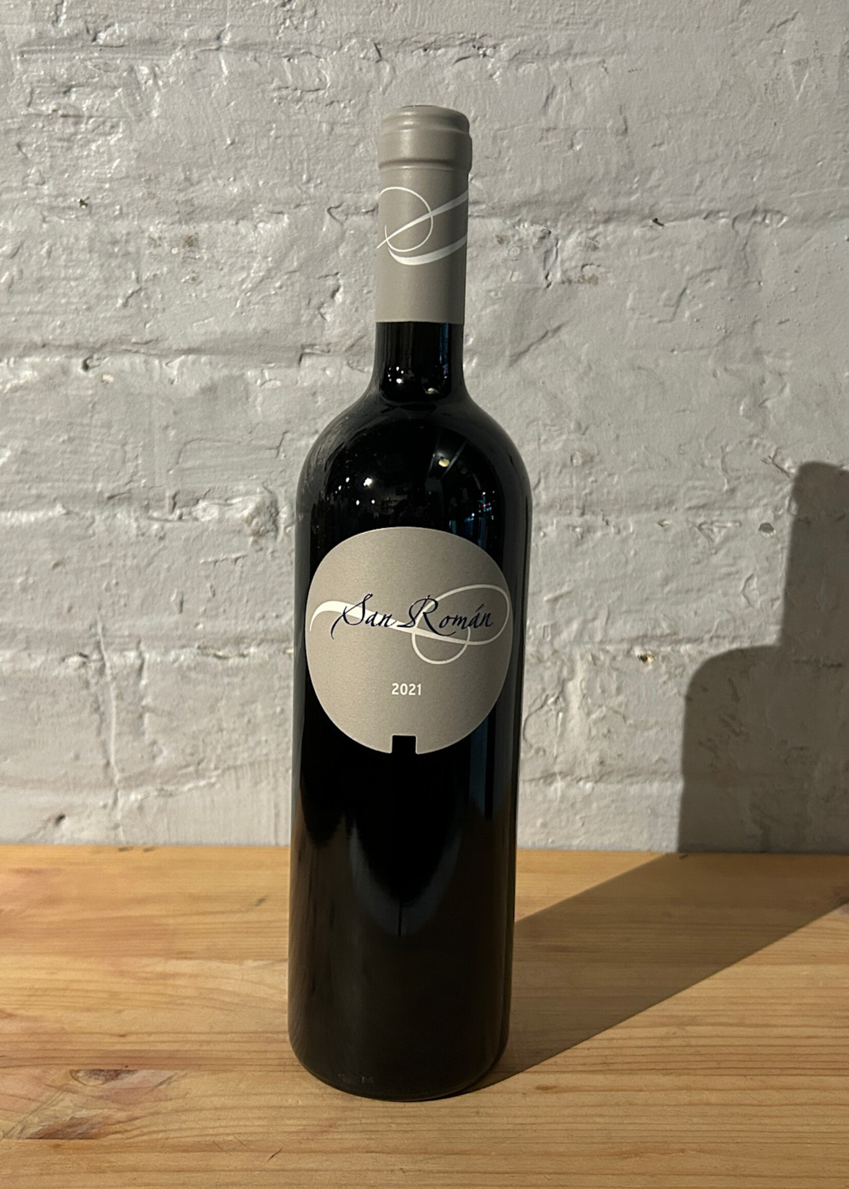 Wine 2021 Bodegas San Roman Toro - Castilla y Leon, Spain (750ml)