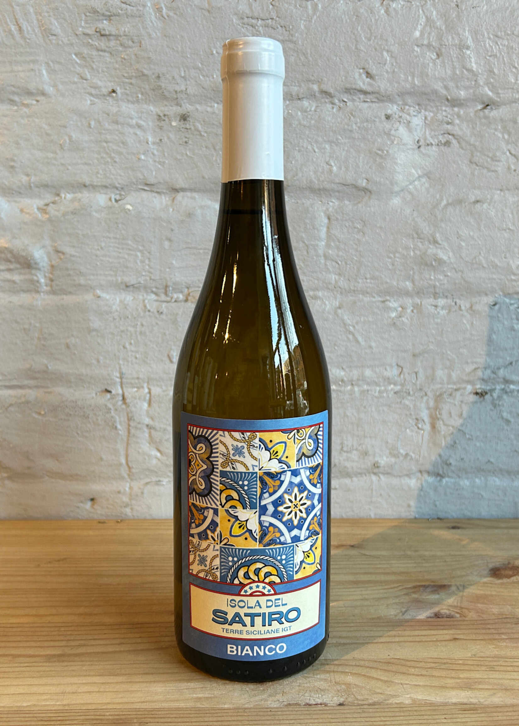 Wine 2024 Isola del Satiro Bianco - Sicilty, Italy (750ml)