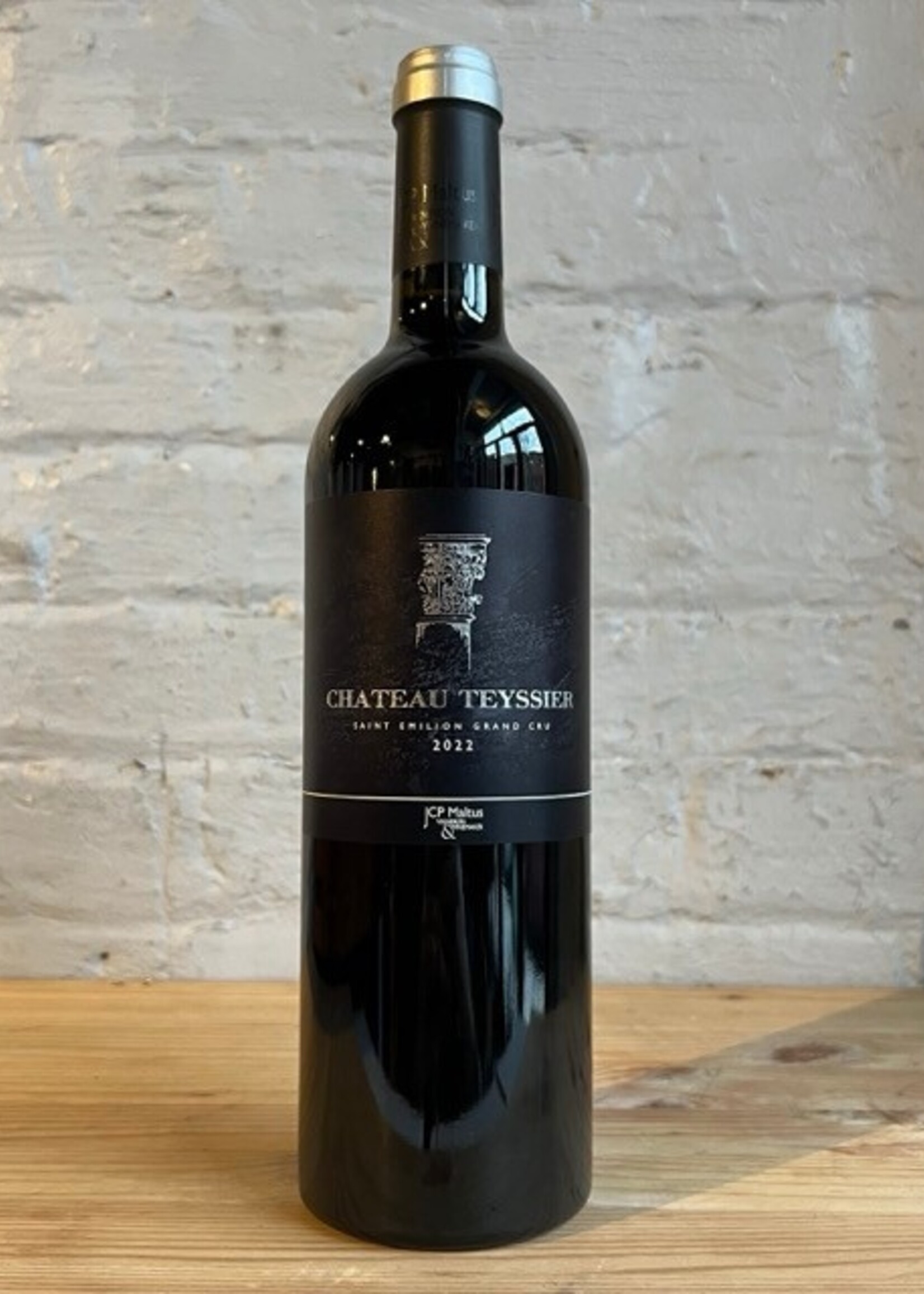 Wine 2022 Chateau Teyssier Saint-Emilion Grand Cru - Bordeaux, France (750ml)