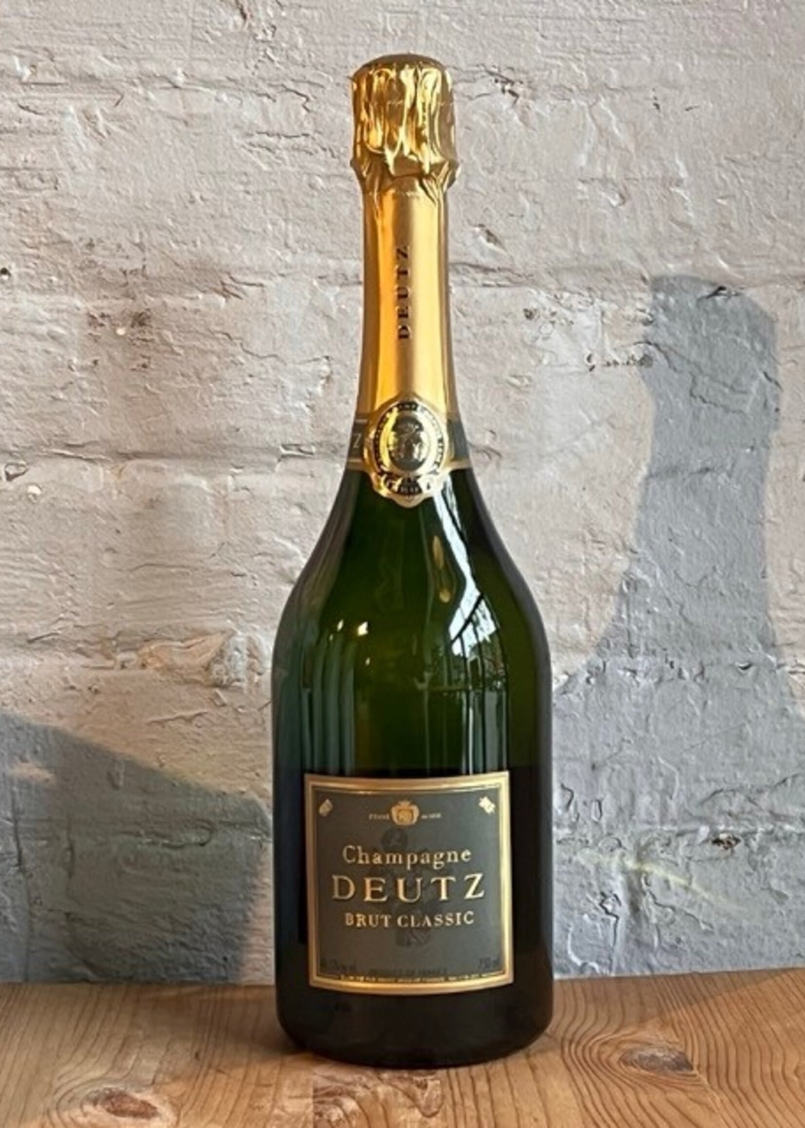 Wine NV Deutz Classic Brut - Champagne, France (750ml)