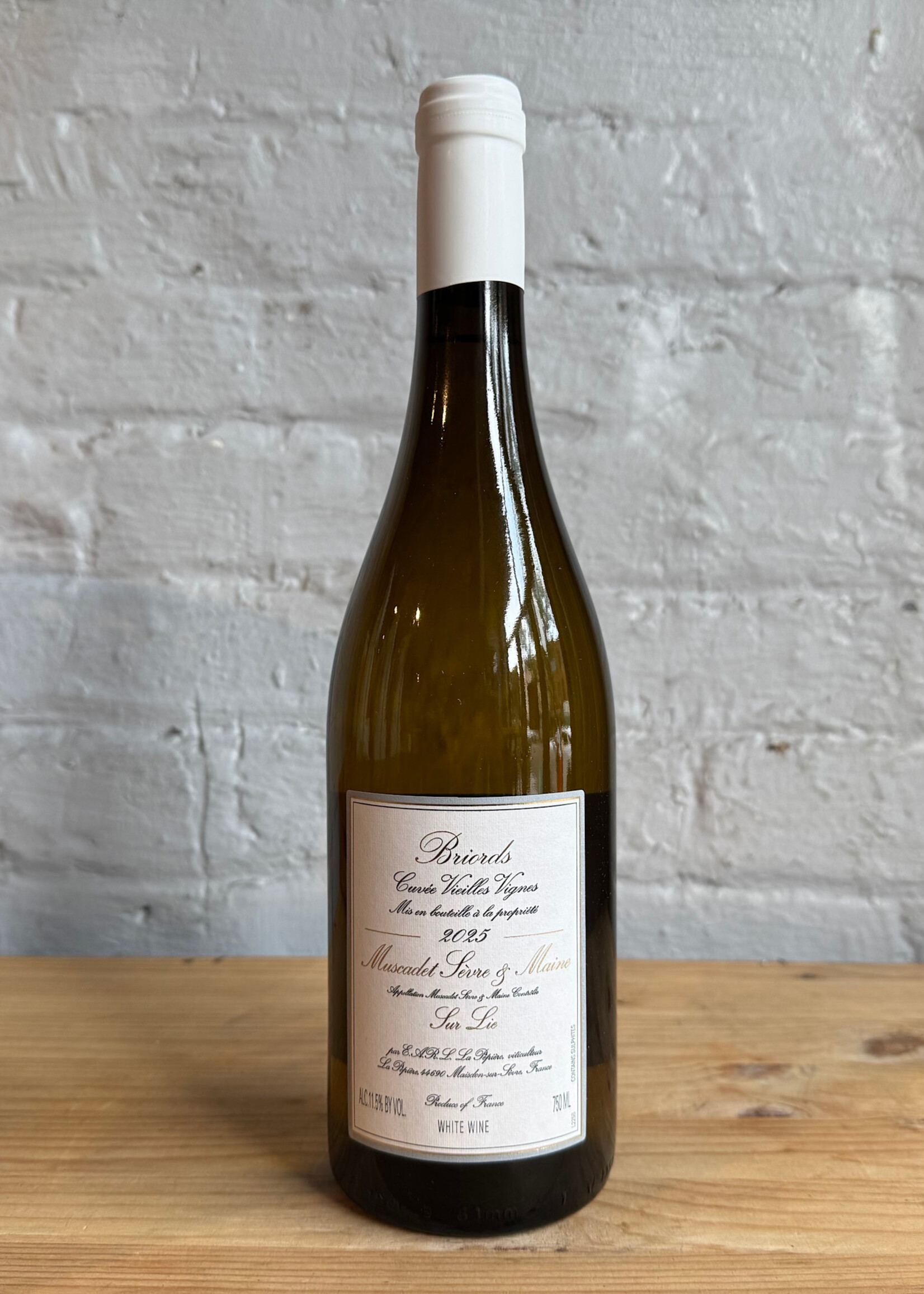 Wine 2025 Pepiere Muscadet Sèvre-et-Maine Sur Lie Briords Cuvée Vieilles Vignes - Sevre-et-Maine, Loire, France (750ml)