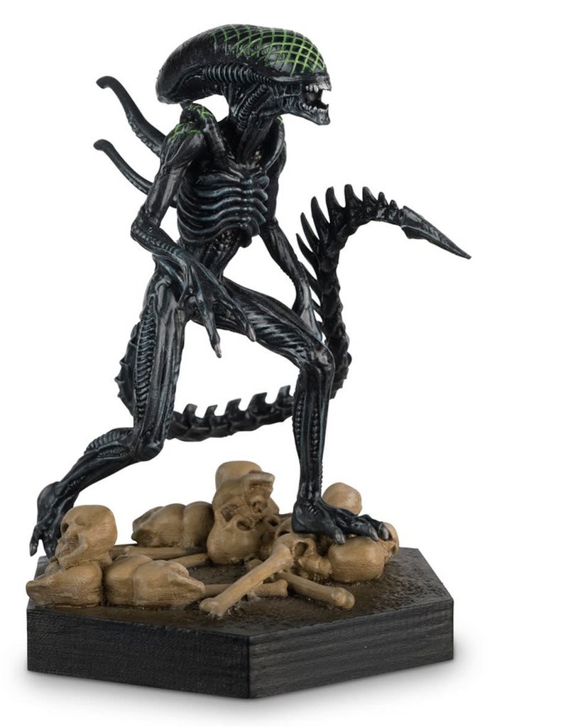 Alien and Predator Collection Grid Xenomorph Figure