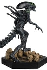 Alien and Predator Collection Grid Xenomorph Figure