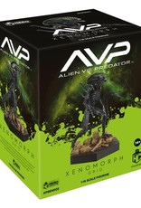 Alien and Predator Collection Grid Xenomorph Figure