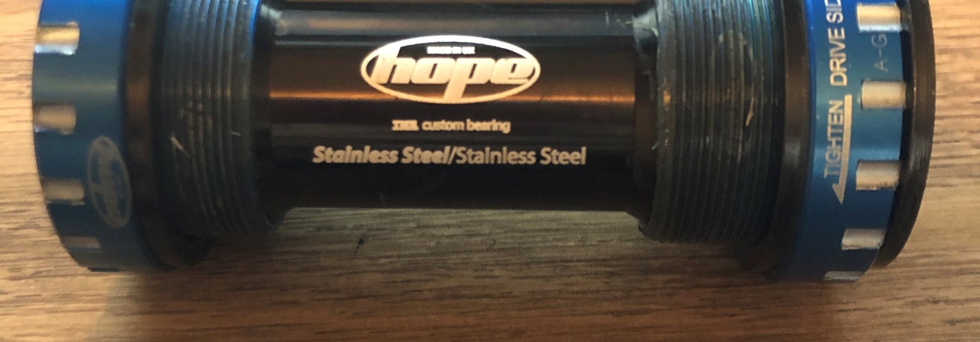 Hope Tech Bottom Bracket (threaded) - Blue