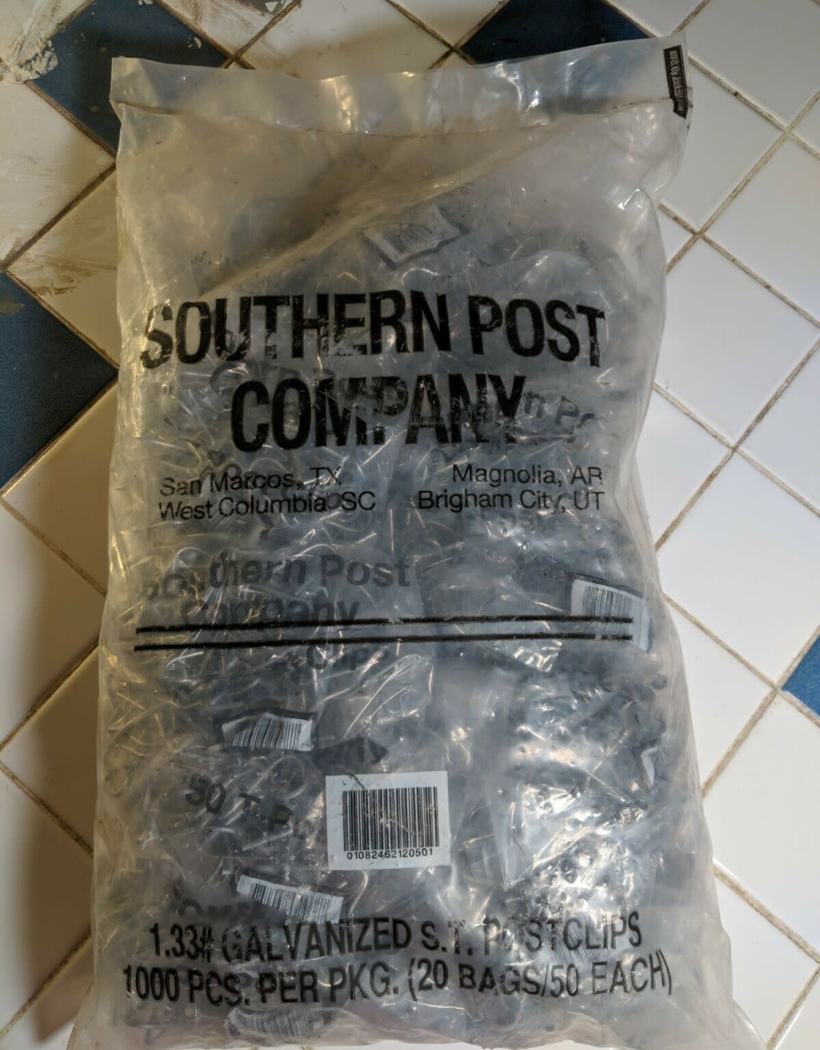 Two 50-Pk Southern Post T-Post Fence Clips 100 Total Clips 2 Bags 