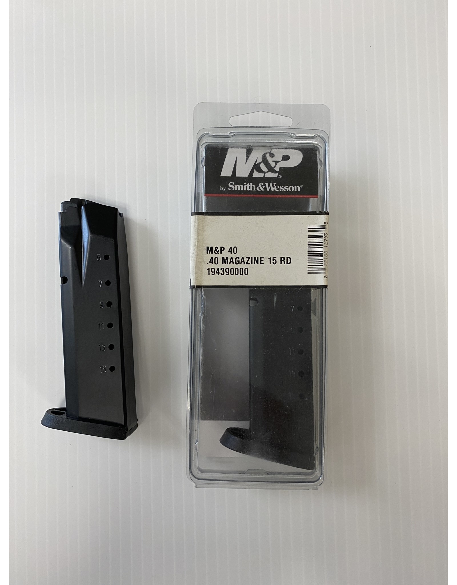 Smith + Wesson Smith and Wesson M&P 40 magazine 15 rd