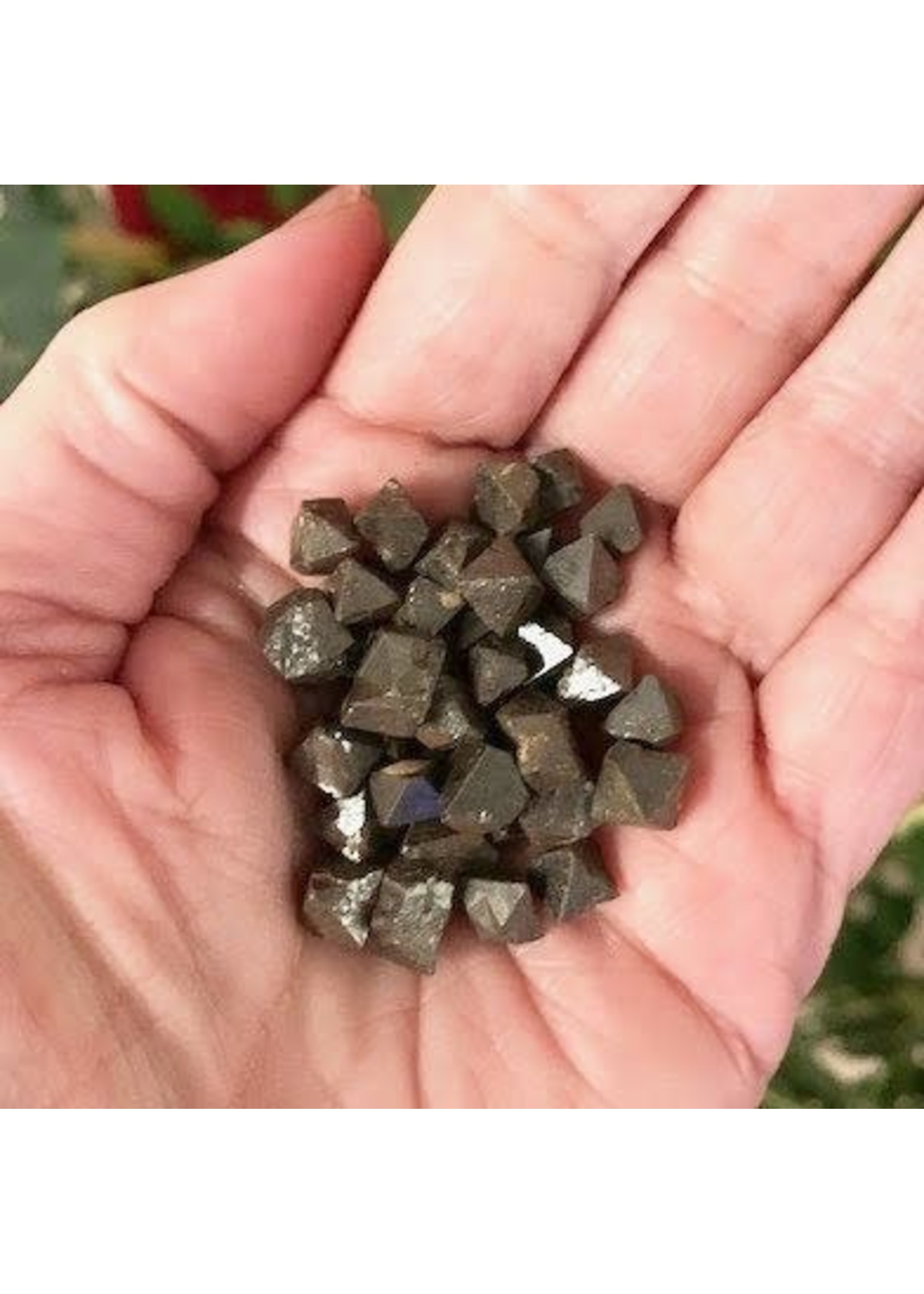 Magnetite Rough Tumbled for attraction and abundance