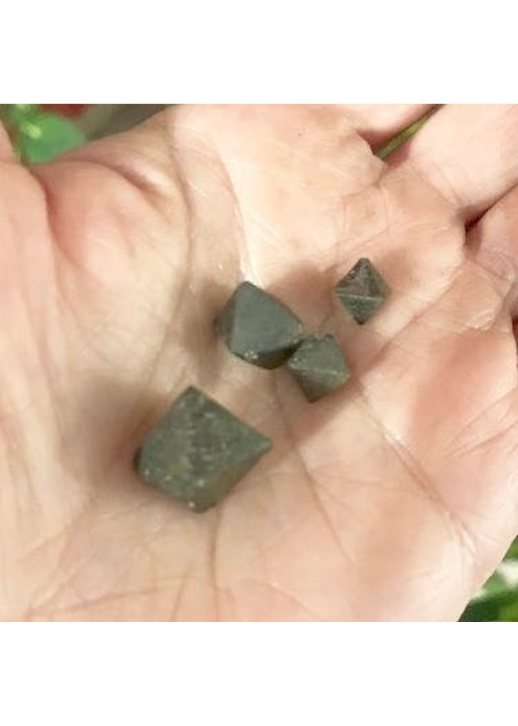 Magnetite Rough Tumbled for attraction and abundance