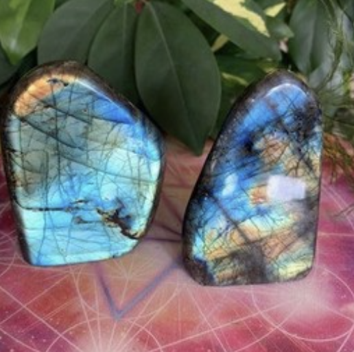 Labradorite for Protection, Communication, Magic