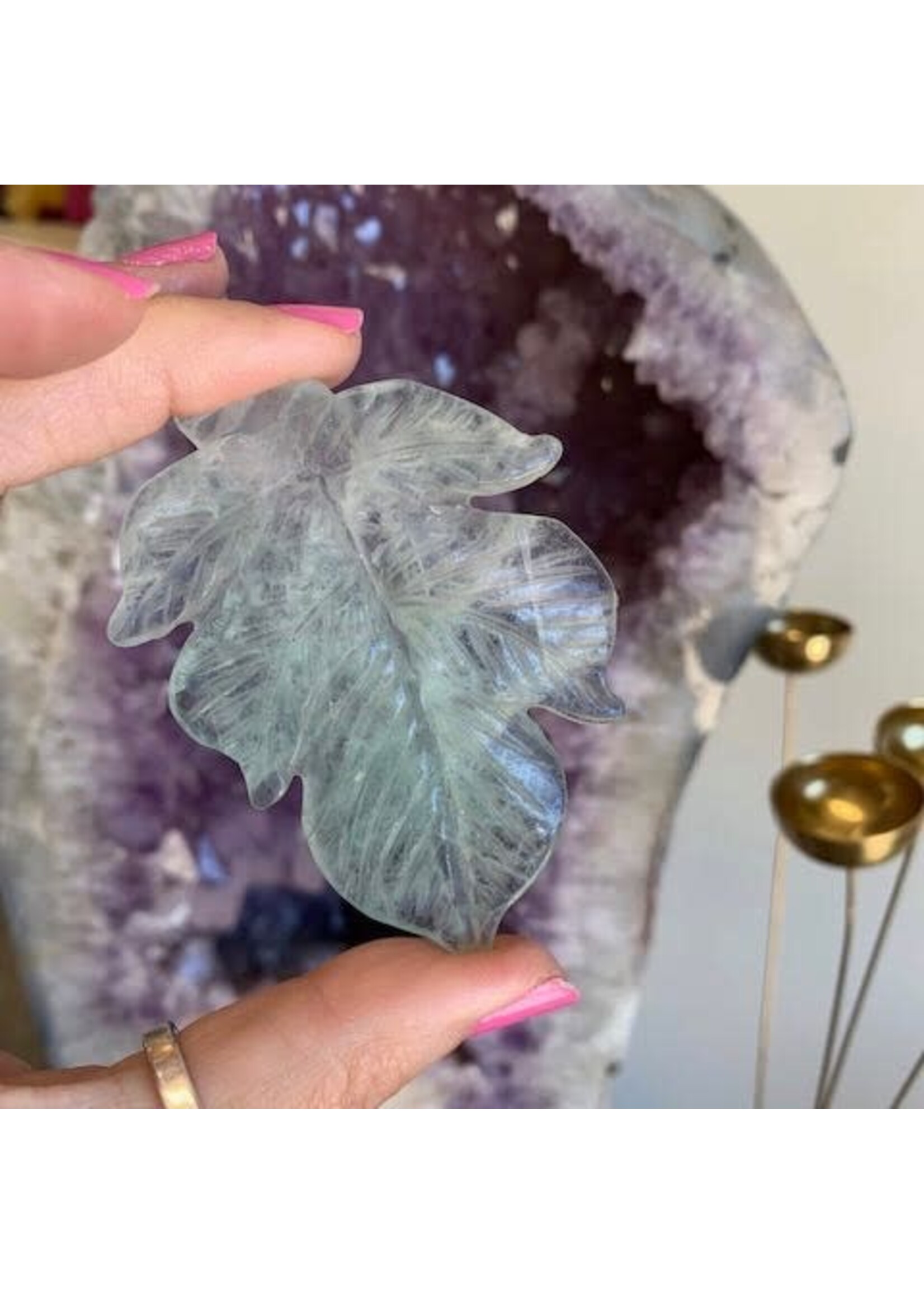 Fluorite Carved Leaf for growth