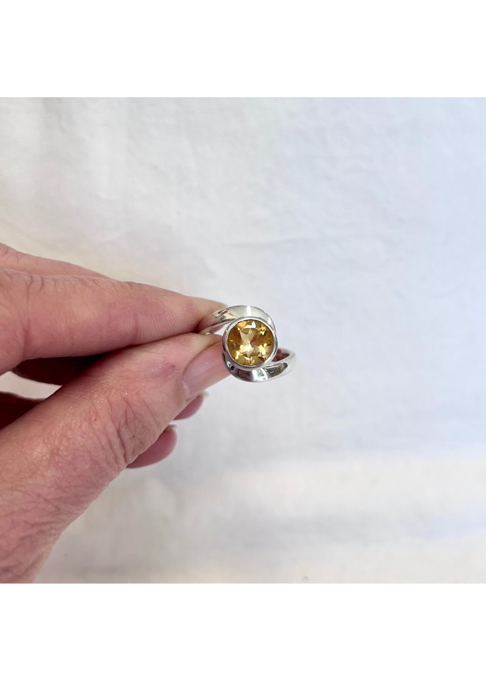 Citrine Faceted Rings Round