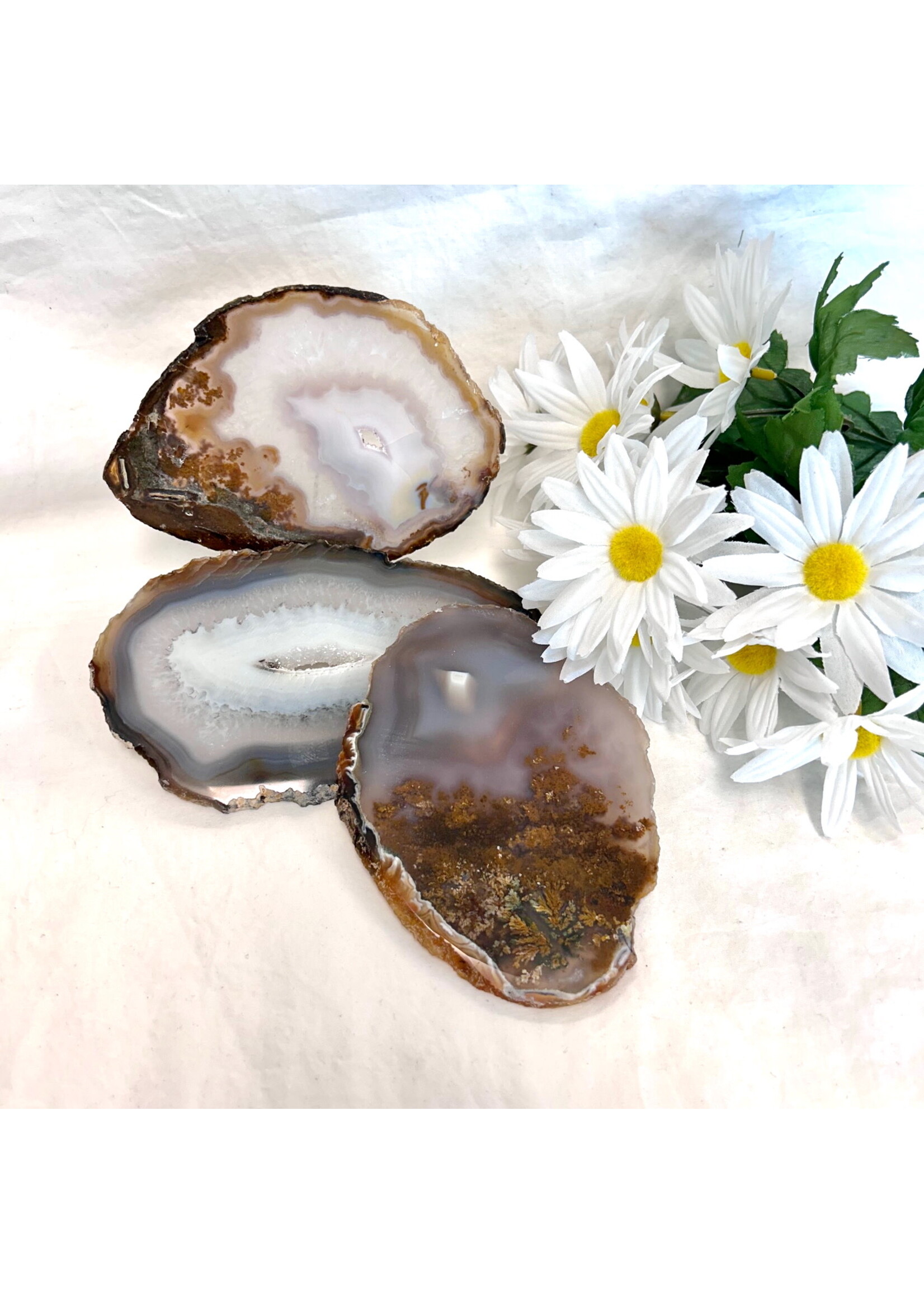 Agate Charging Plates for Fostering Inner Stability