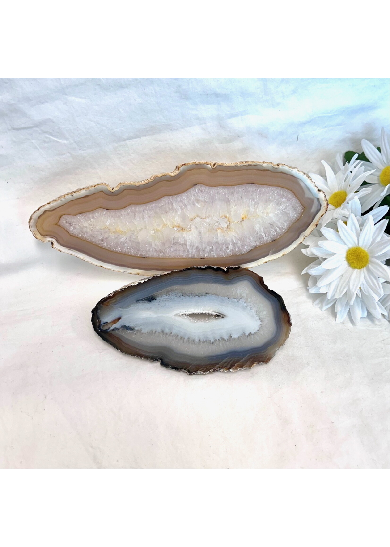 Agate Charging Plates for Fostering Inner Stability