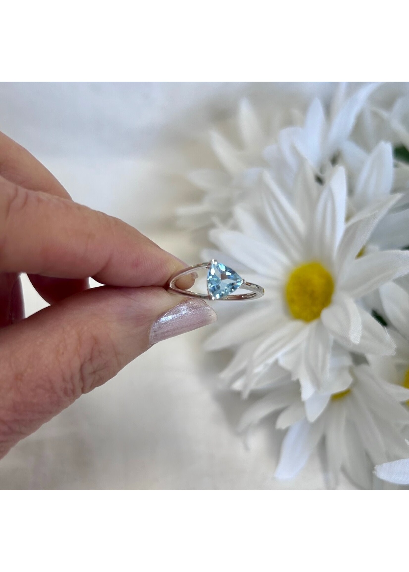 Blue Topaz Faceted Ring Trillian cut Sz 7