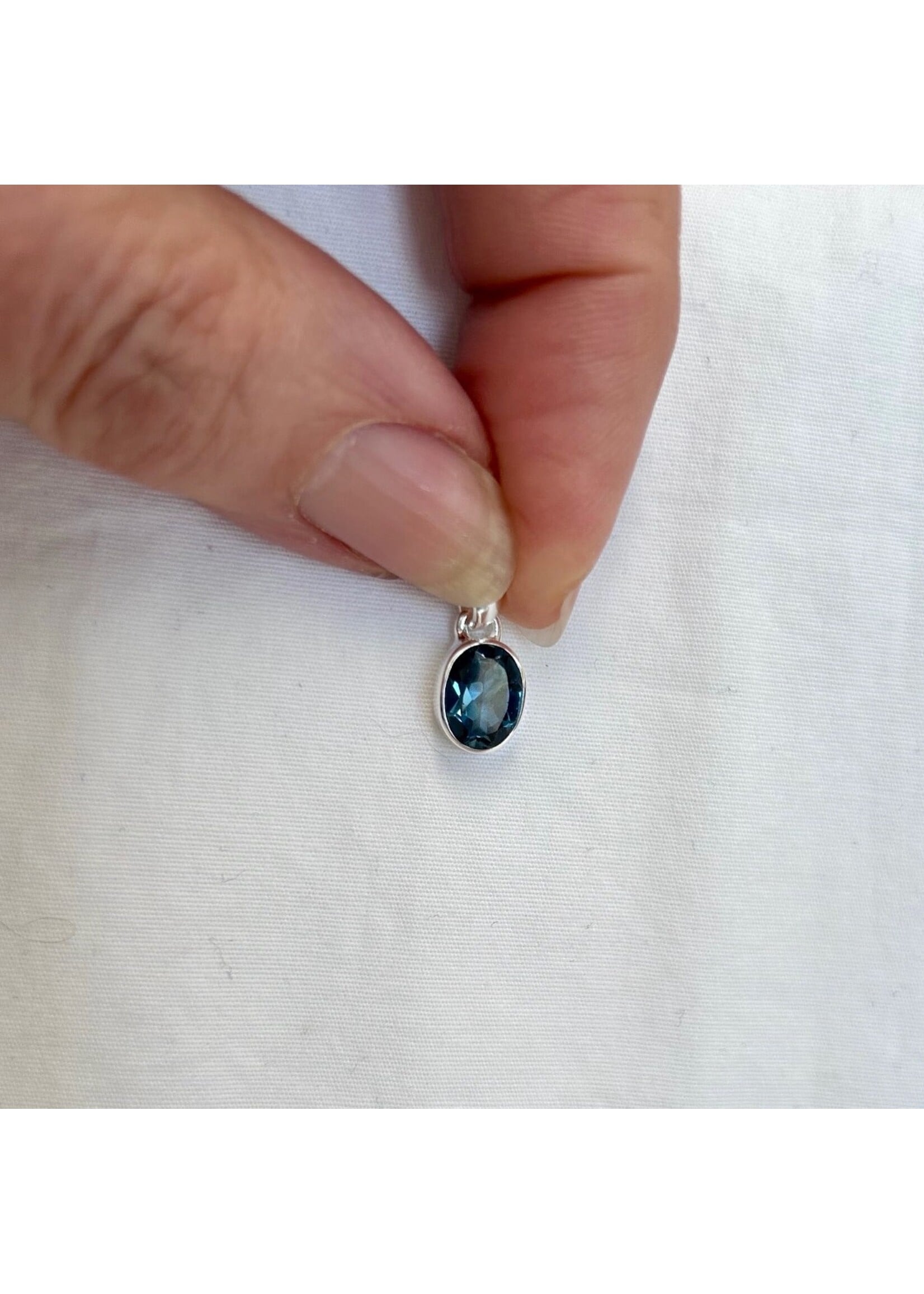 London Fog Blue Faceted Oval Pendant