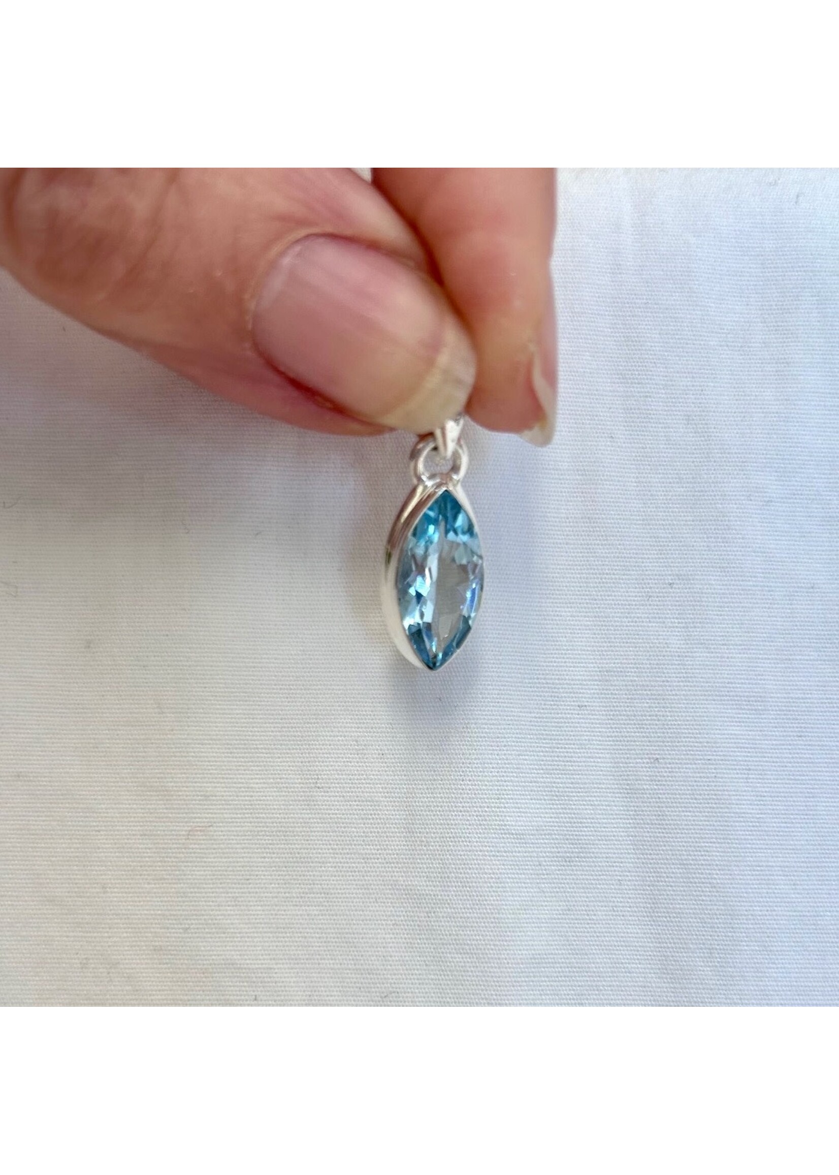 Blue Topaz Faceted Pendants Marquise for communication