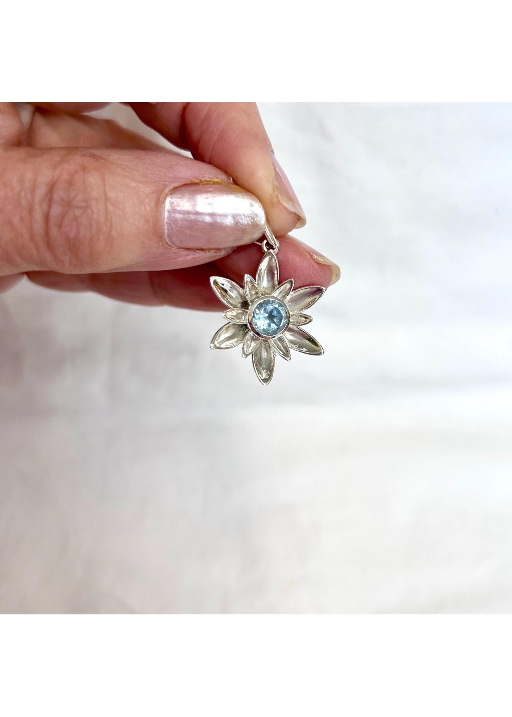 Flower Pendants Round