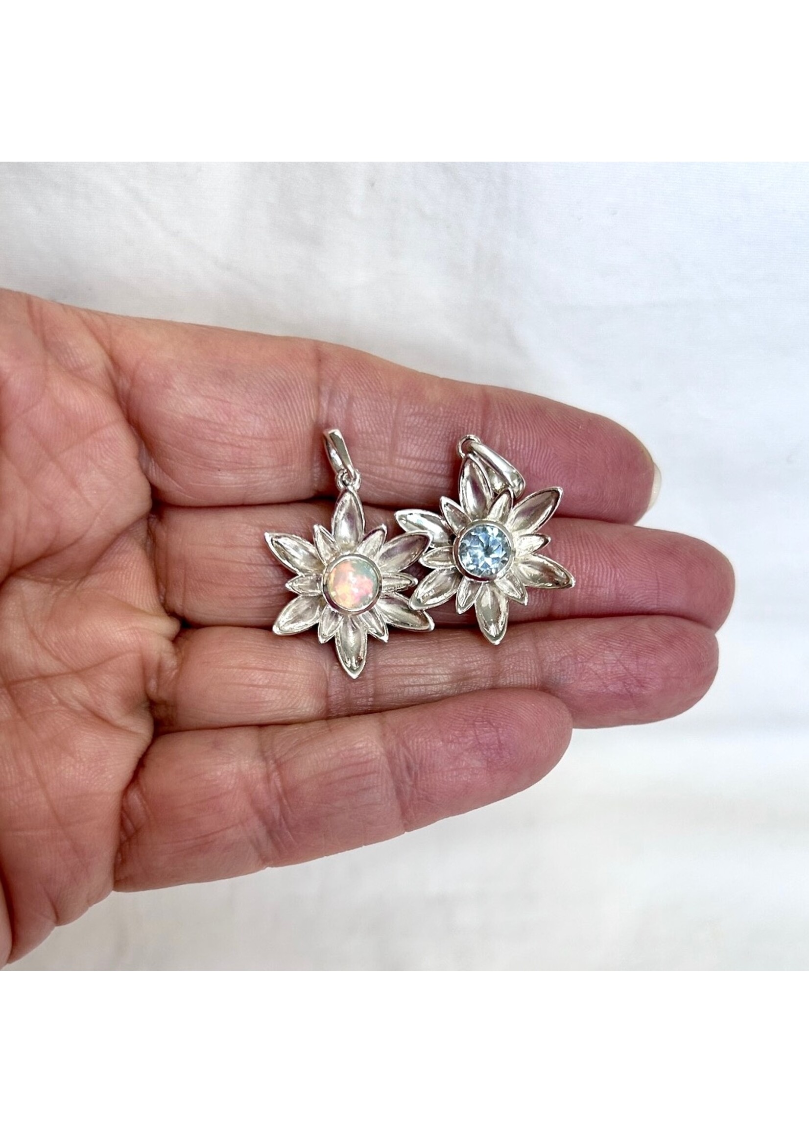 Flower Pendants Round