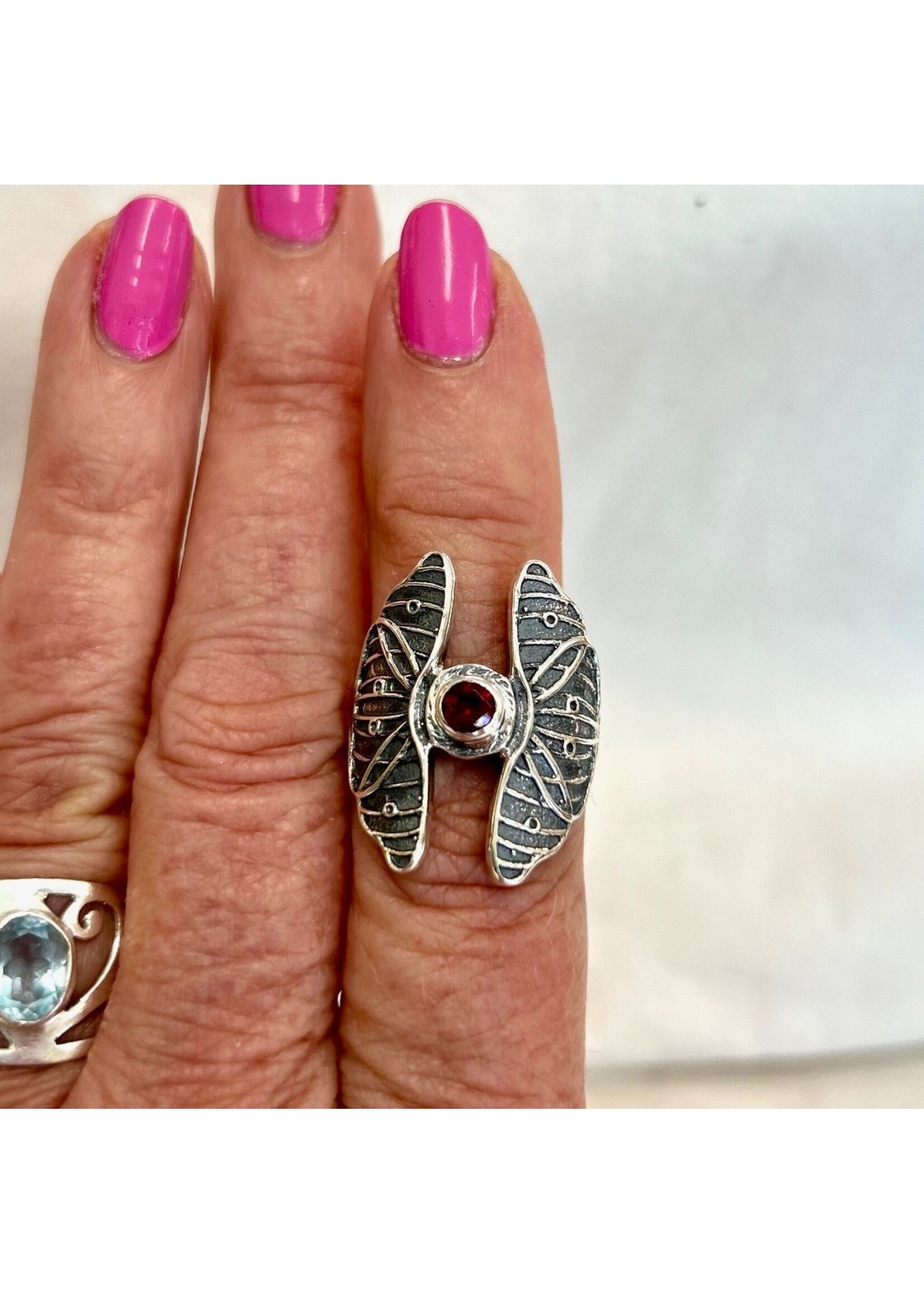 Butterfly Wings Faceted Rings Round