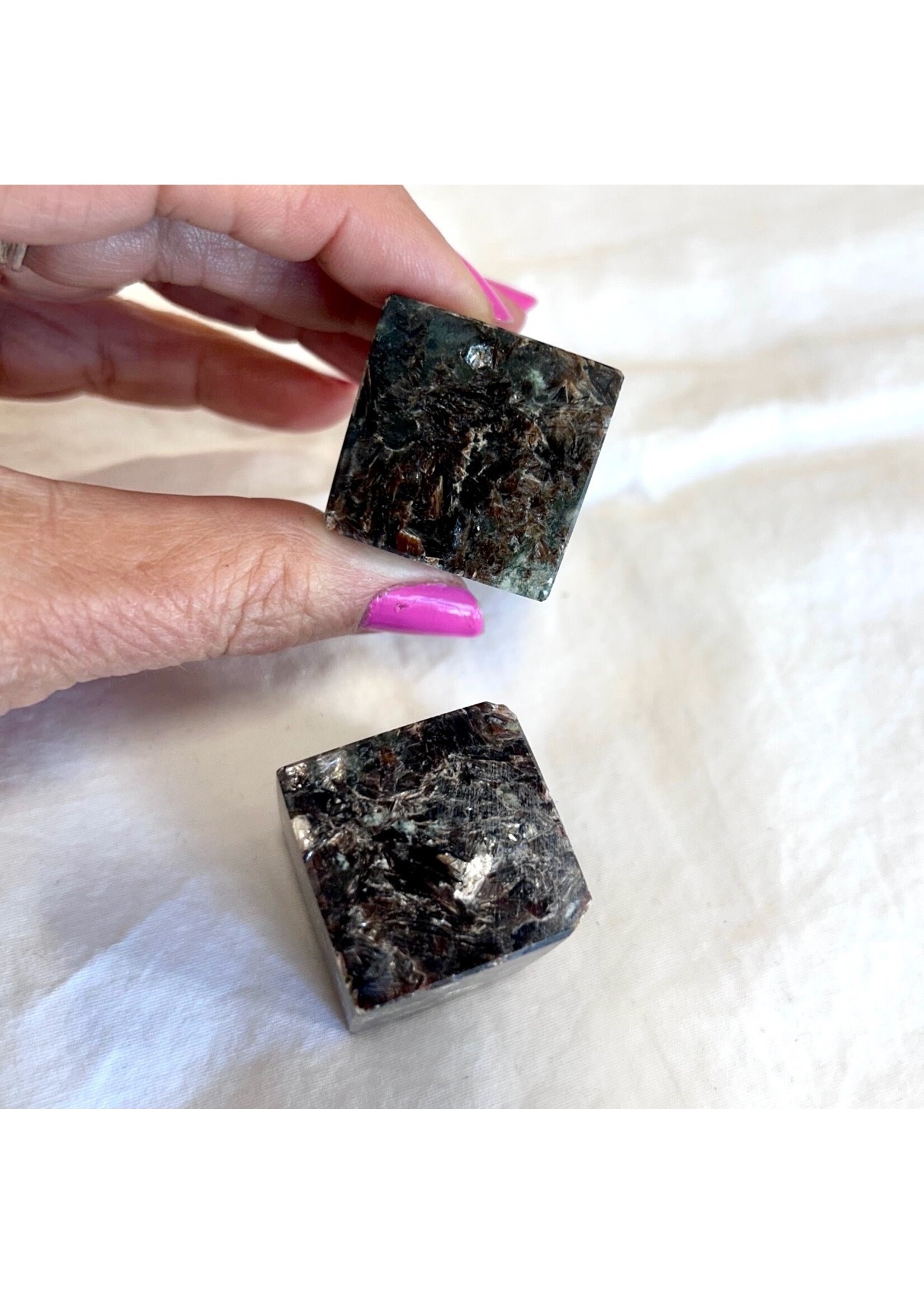 Phlogopite Cubes