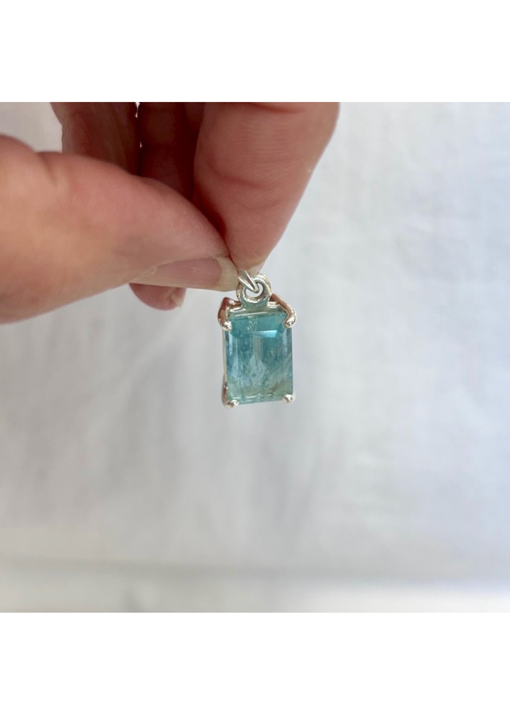 Aquamarine Faceted Pendants