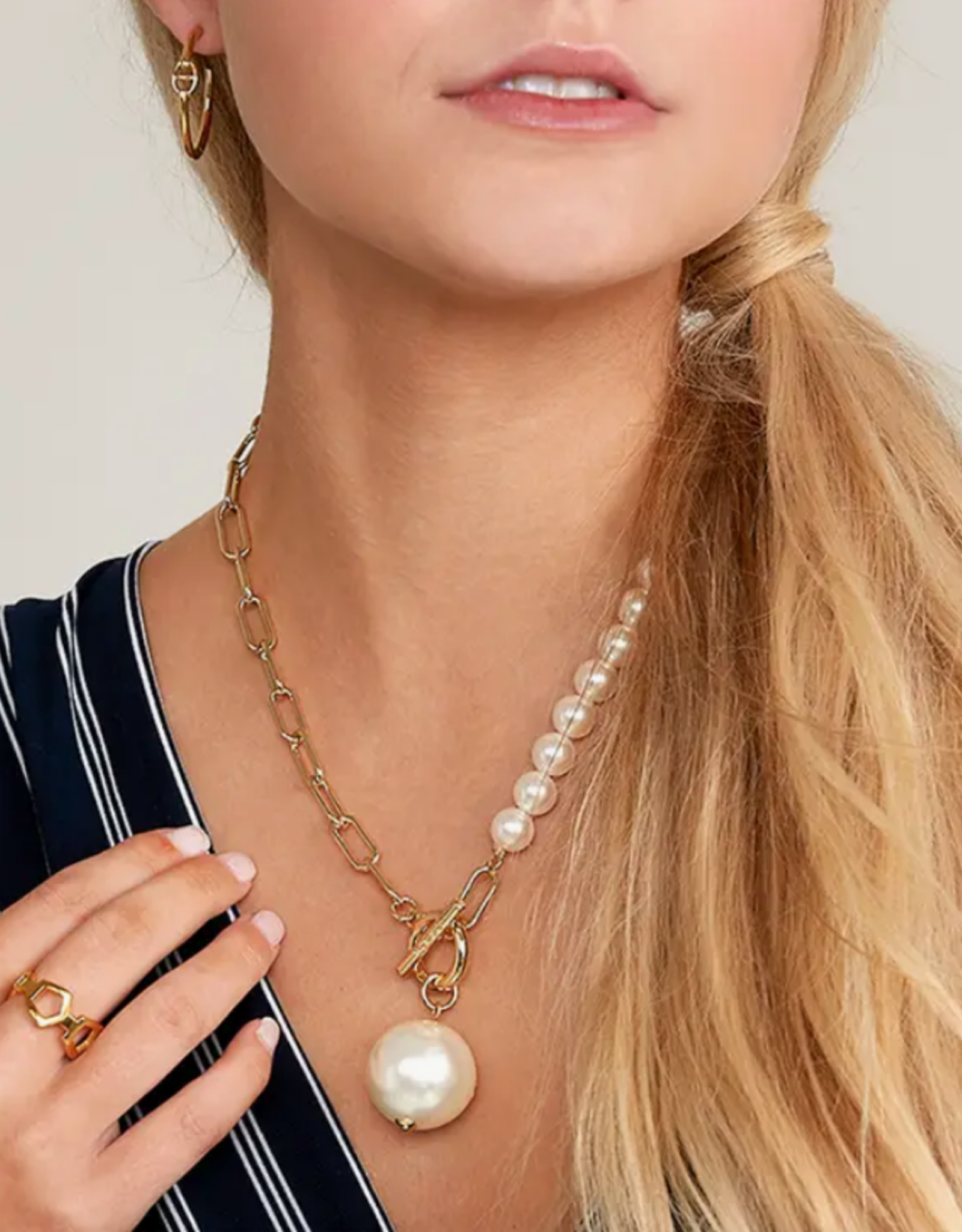 Chain & Pearl Pendant Necklace